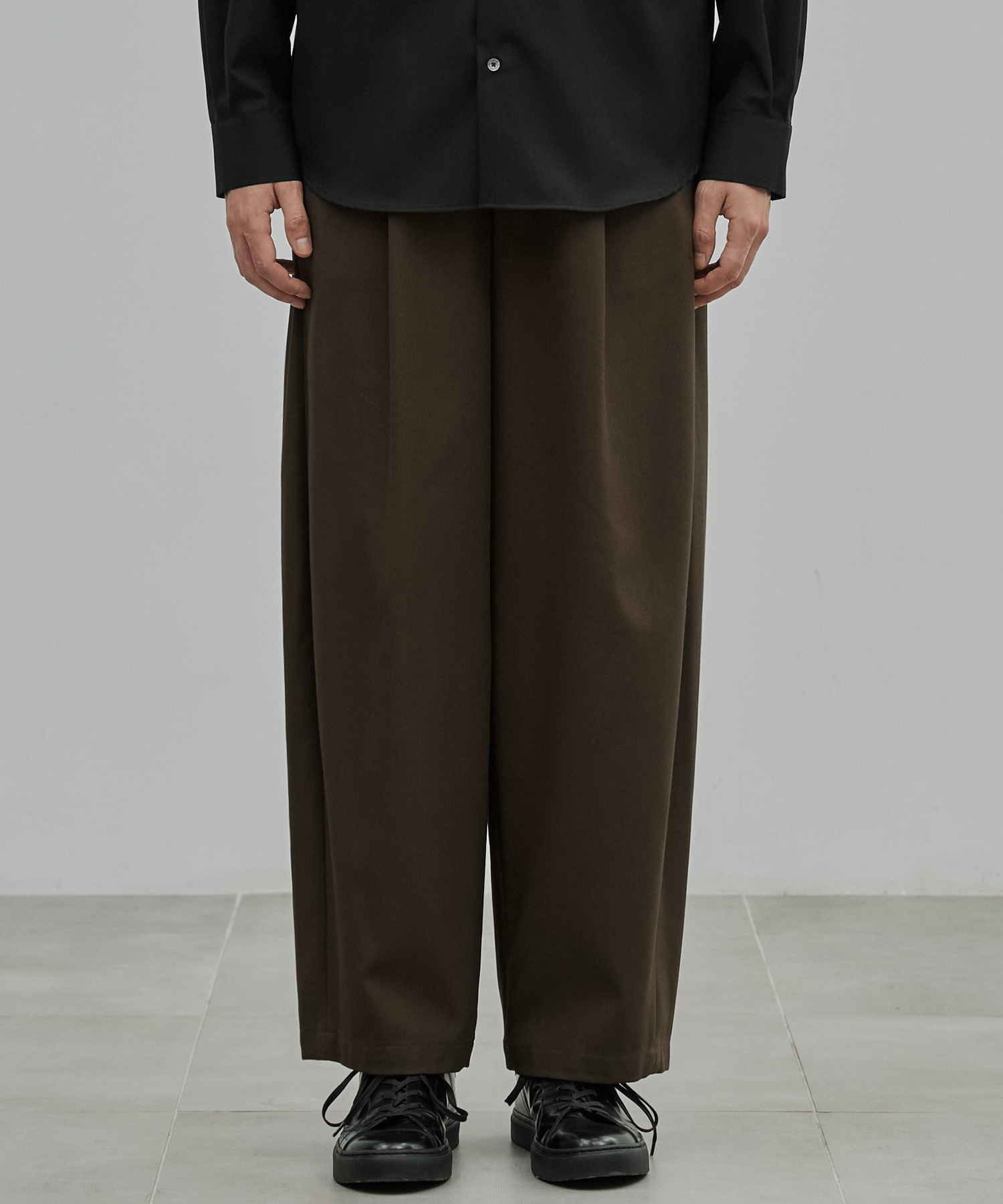 ハイツイスト バレルチノパンツ