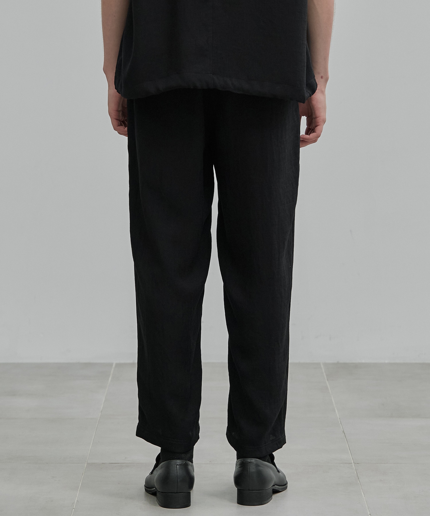 〈新発売〉MODERN SILK LINEN イージーパンツ