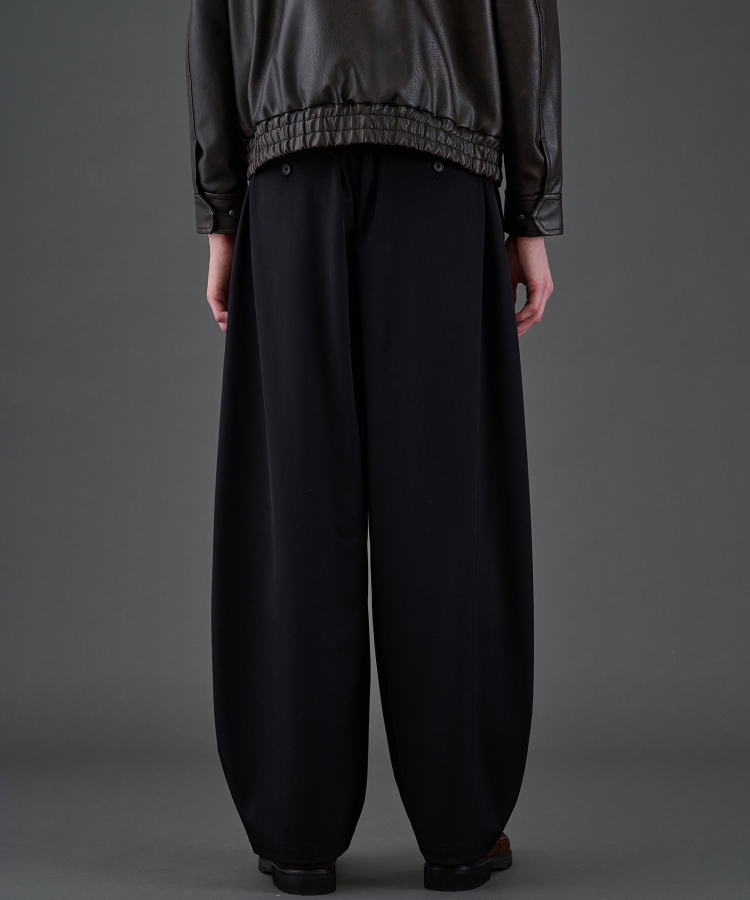 CLEAR WOOL 2タックバレルスラックス