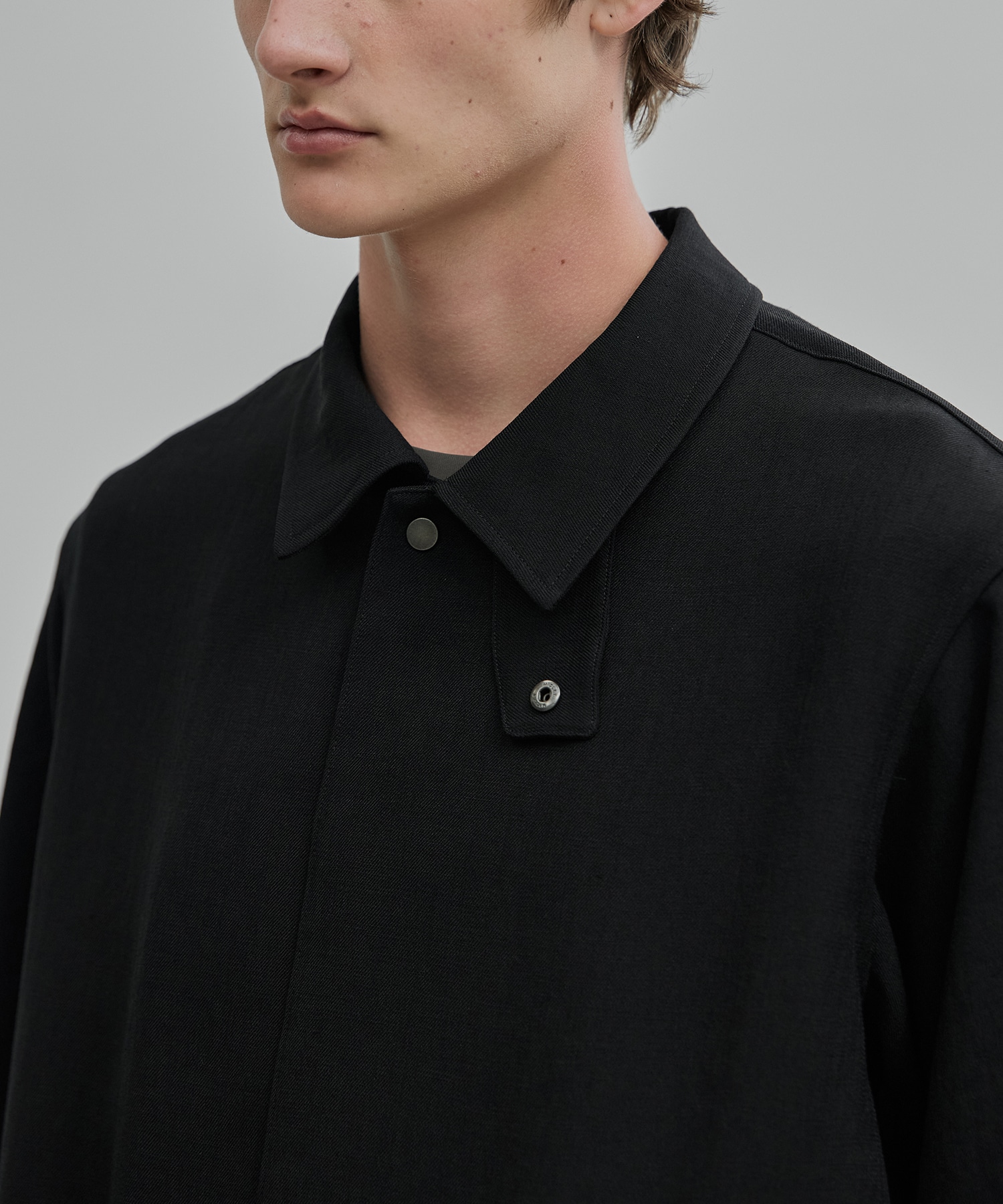 〈新発売〉MODERN SILK LINEN ショートスリーブブルゾン