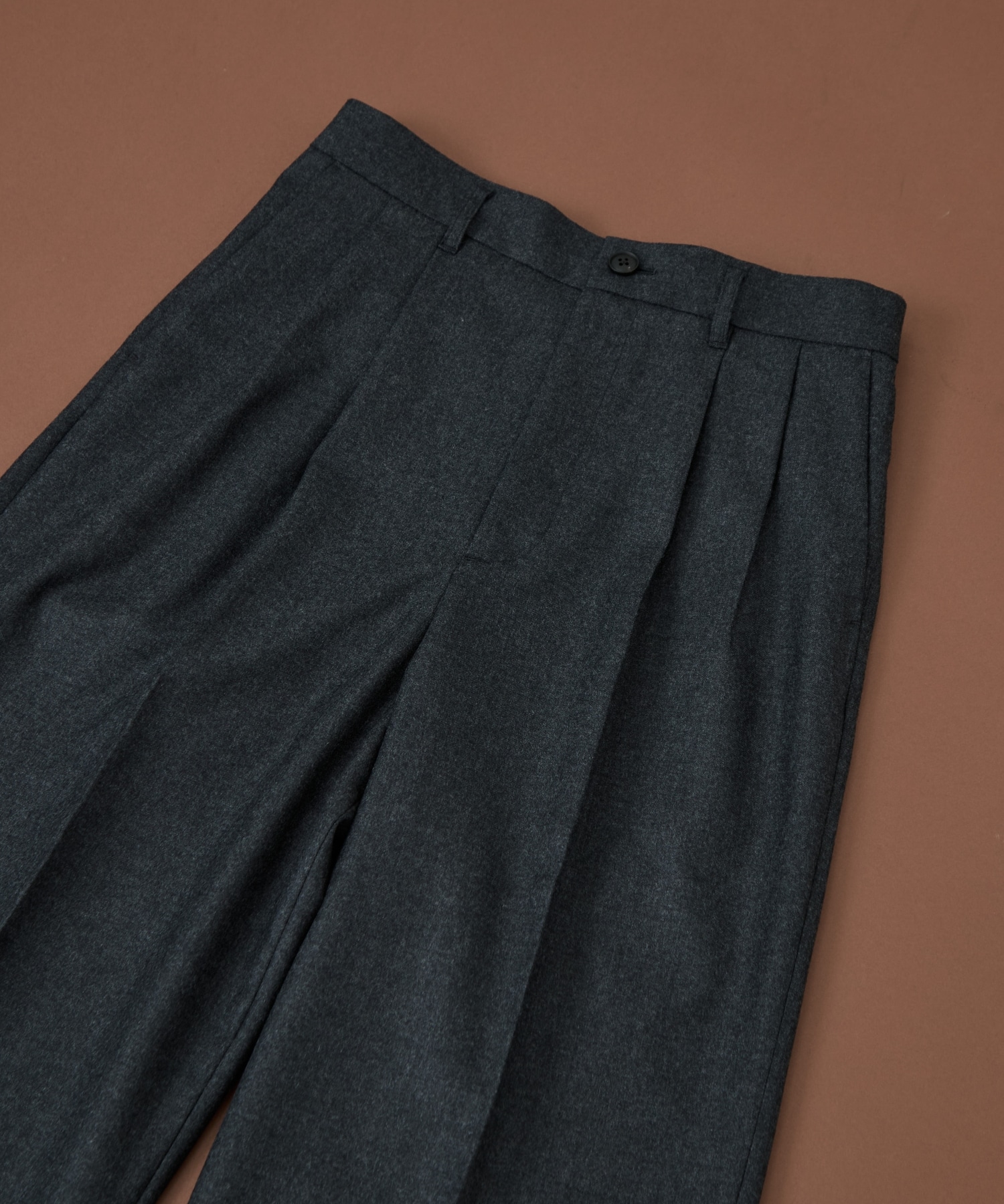 ウールフラノ 2タックストレートパンツ