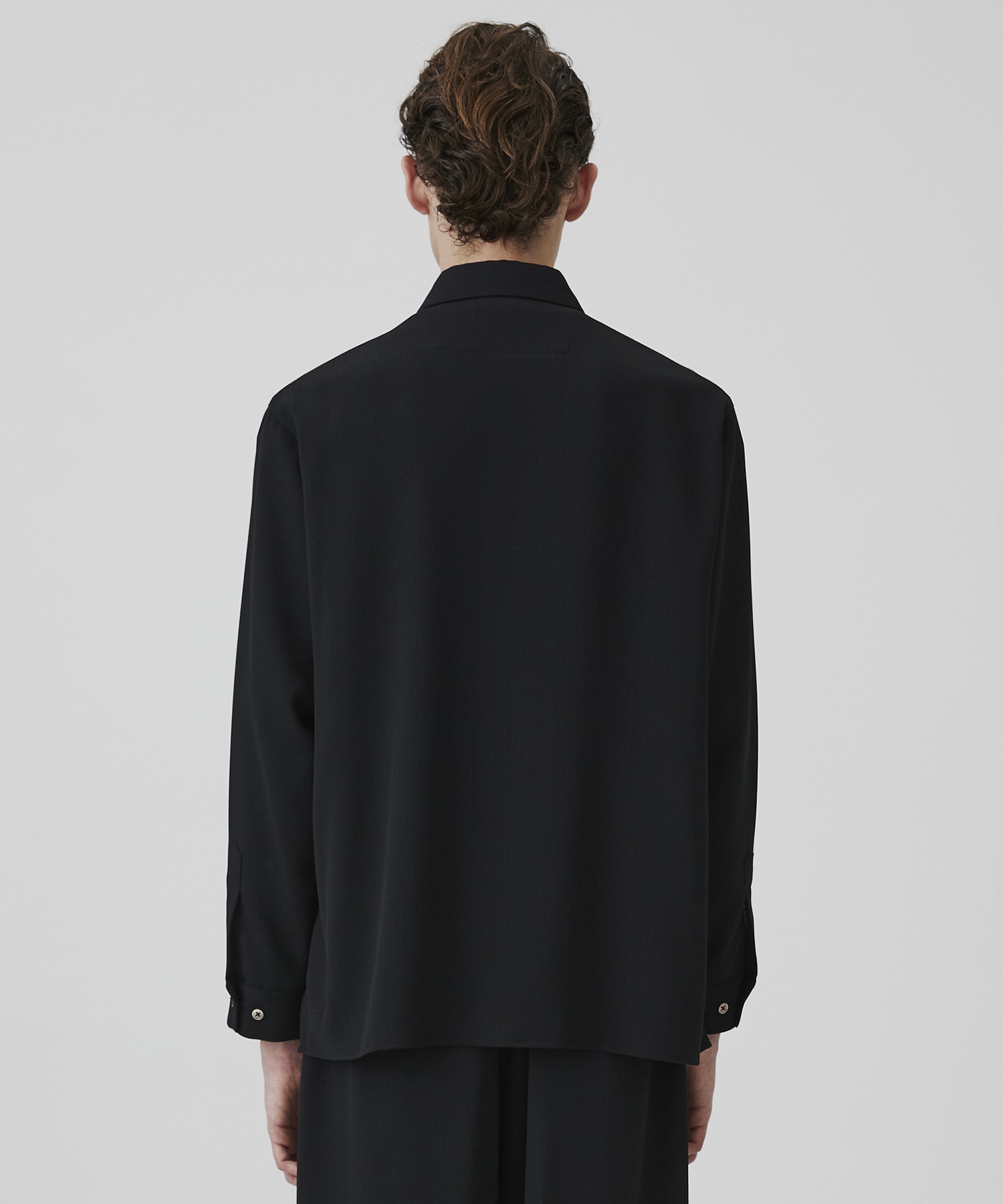 〈残りわずか|再入荷なし〉COLD DRY PLEATS レギュラーカラーシャツ
