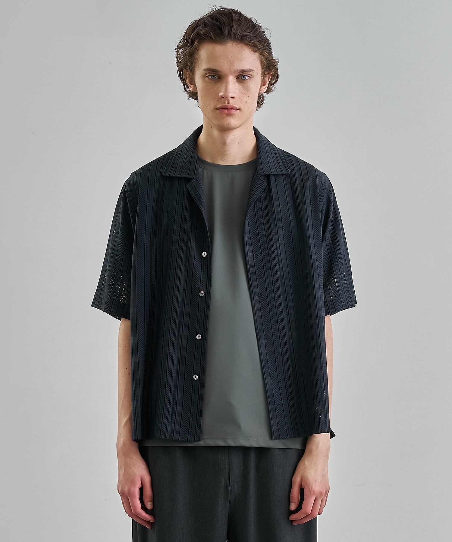 〈WEB限定｜先行予約〉ラッセルレースシアーシャツ