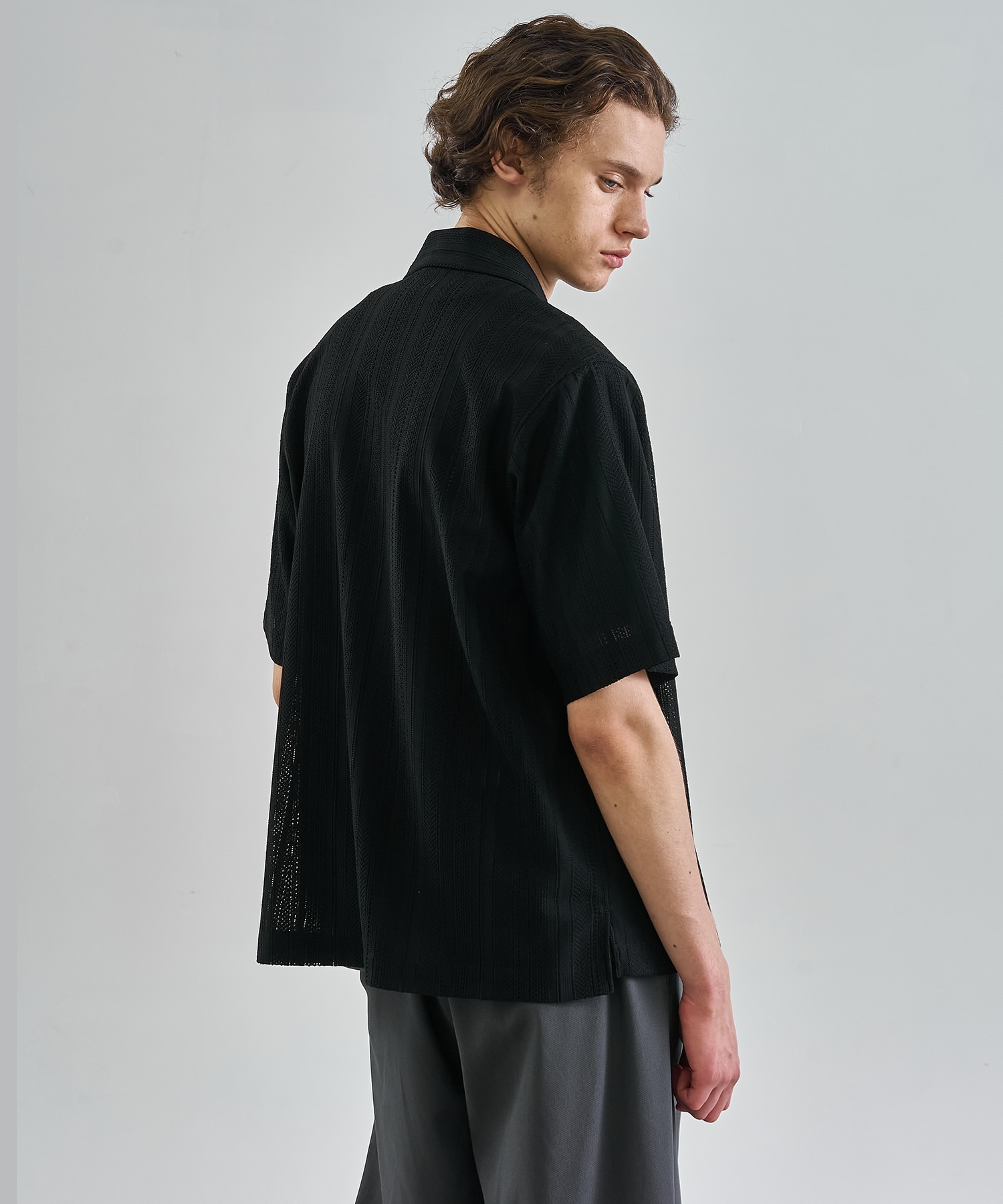 〈WEB限定｜先行予約〉ラッセルレースシアーシャツ