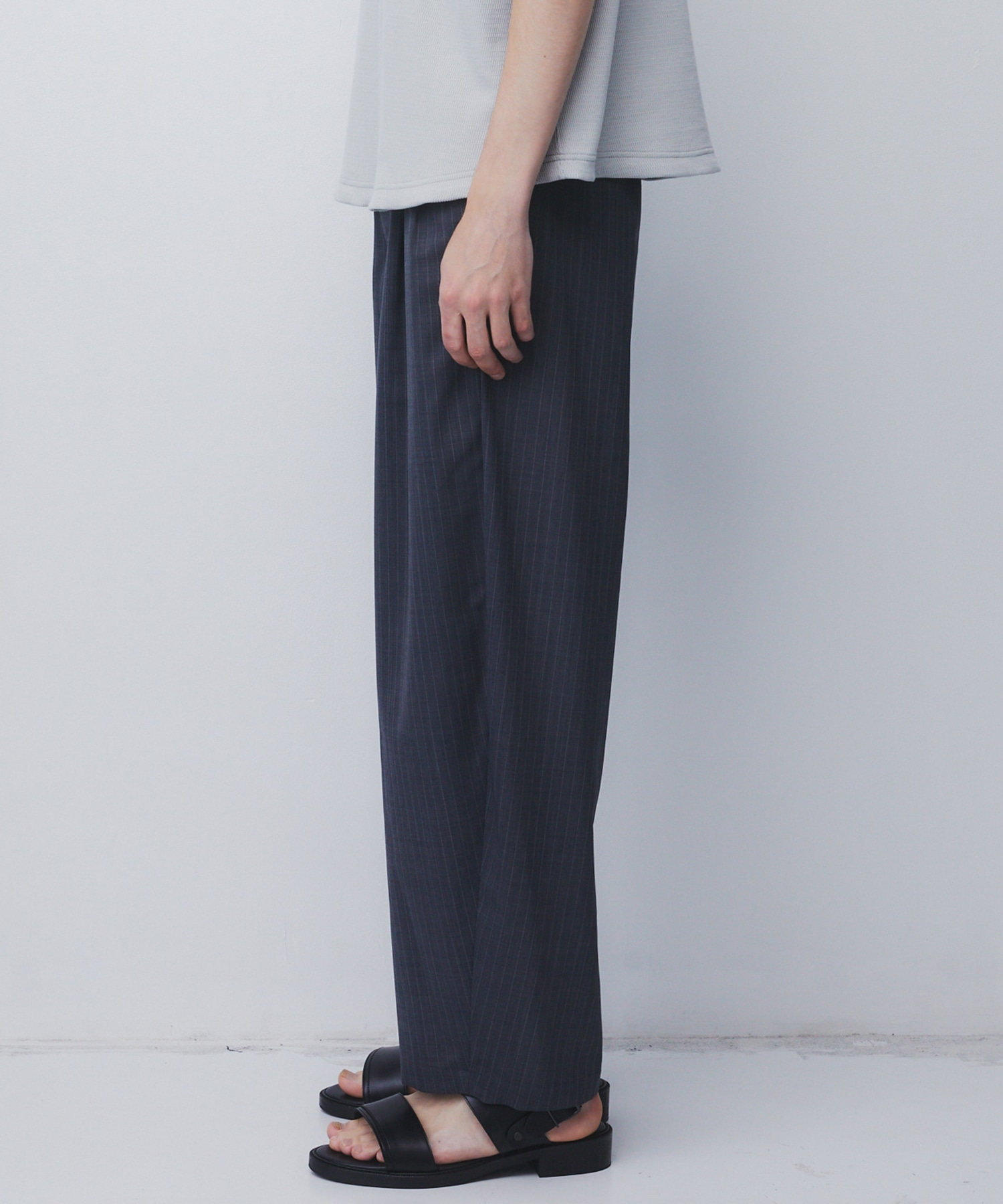 〈WEB限定|先行販売〉AIR WOOL ストライプバレルスラックス