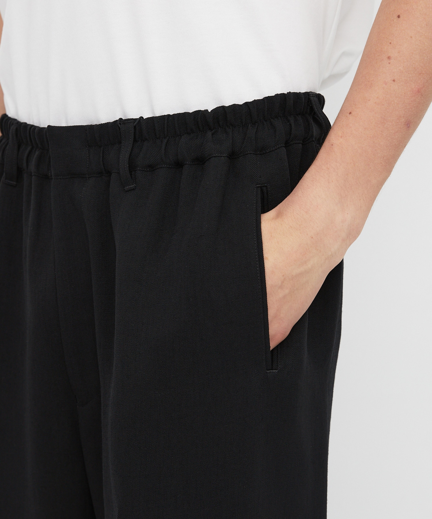 MODERN SILK LINEN シームレスイージーパンツ