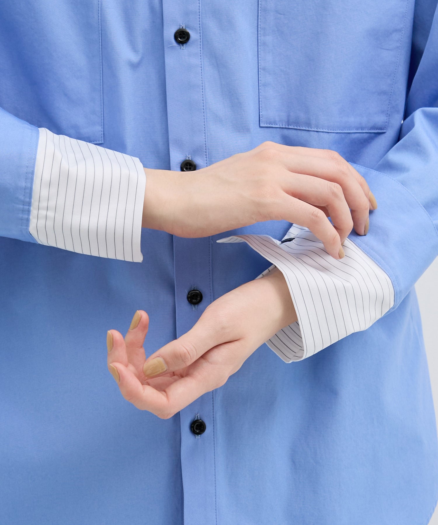 レイヤーカフスオーバーシャツ