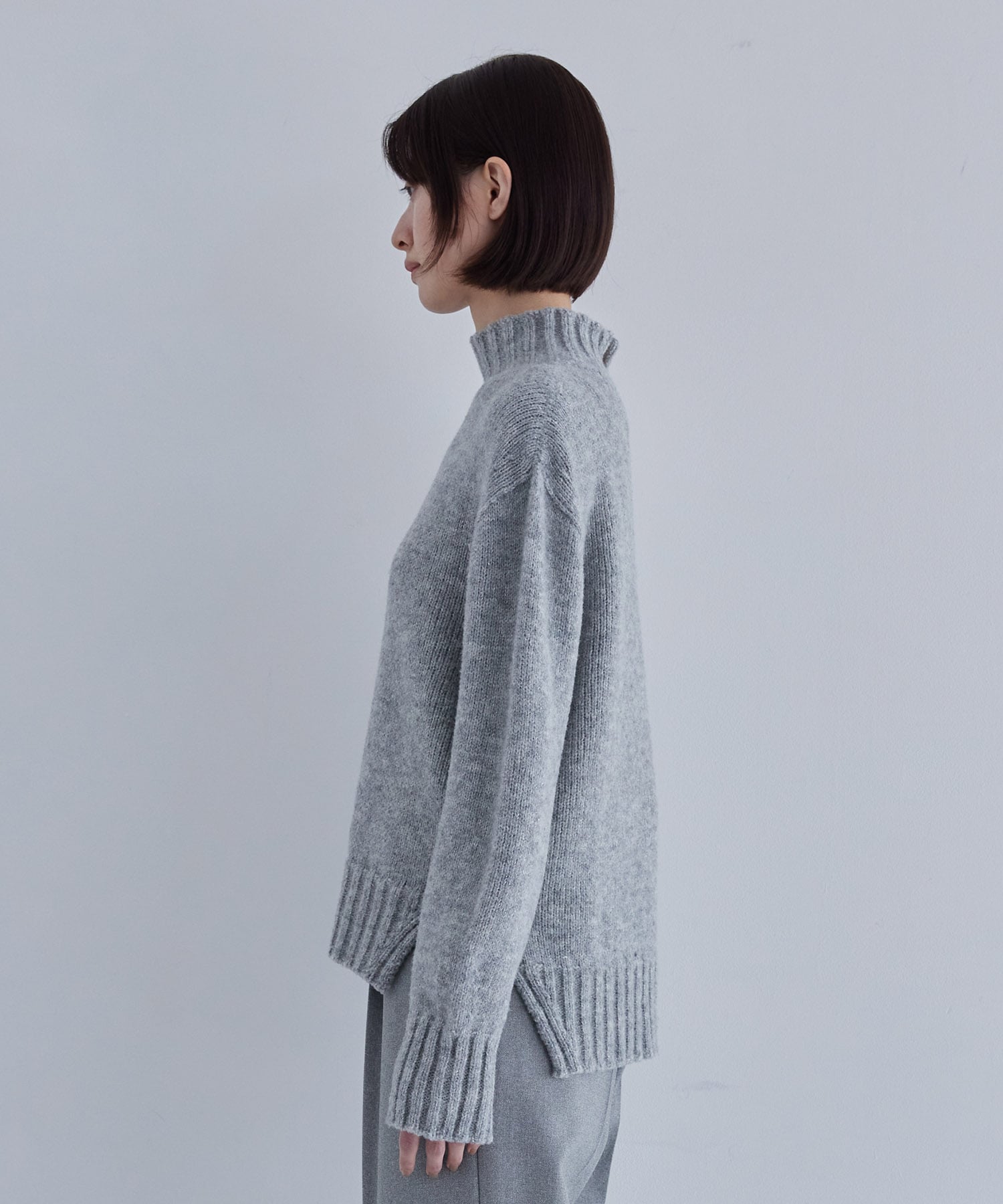 ループヤーンラメコンビタートルニット