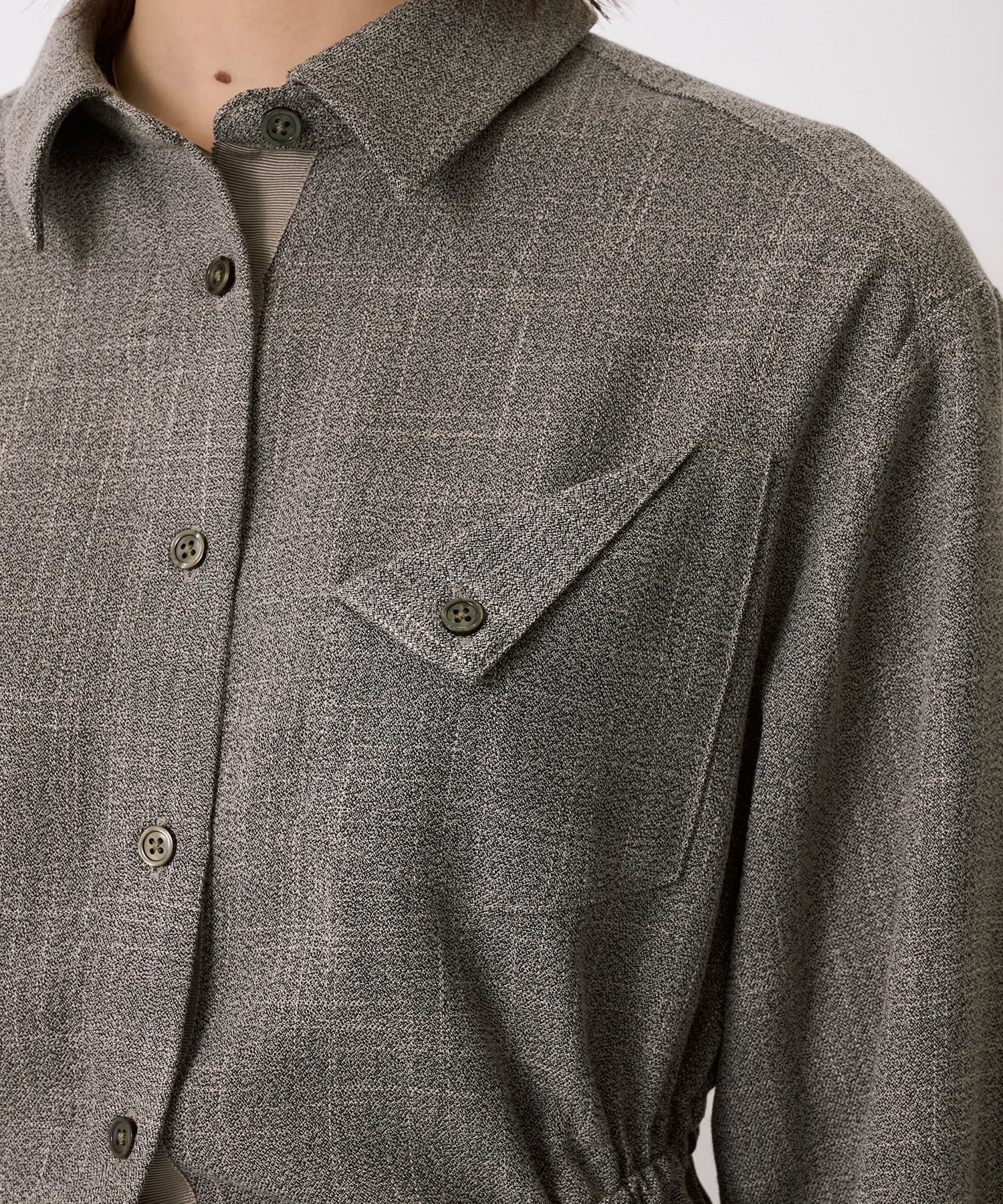 ドロストペプラムシャツ