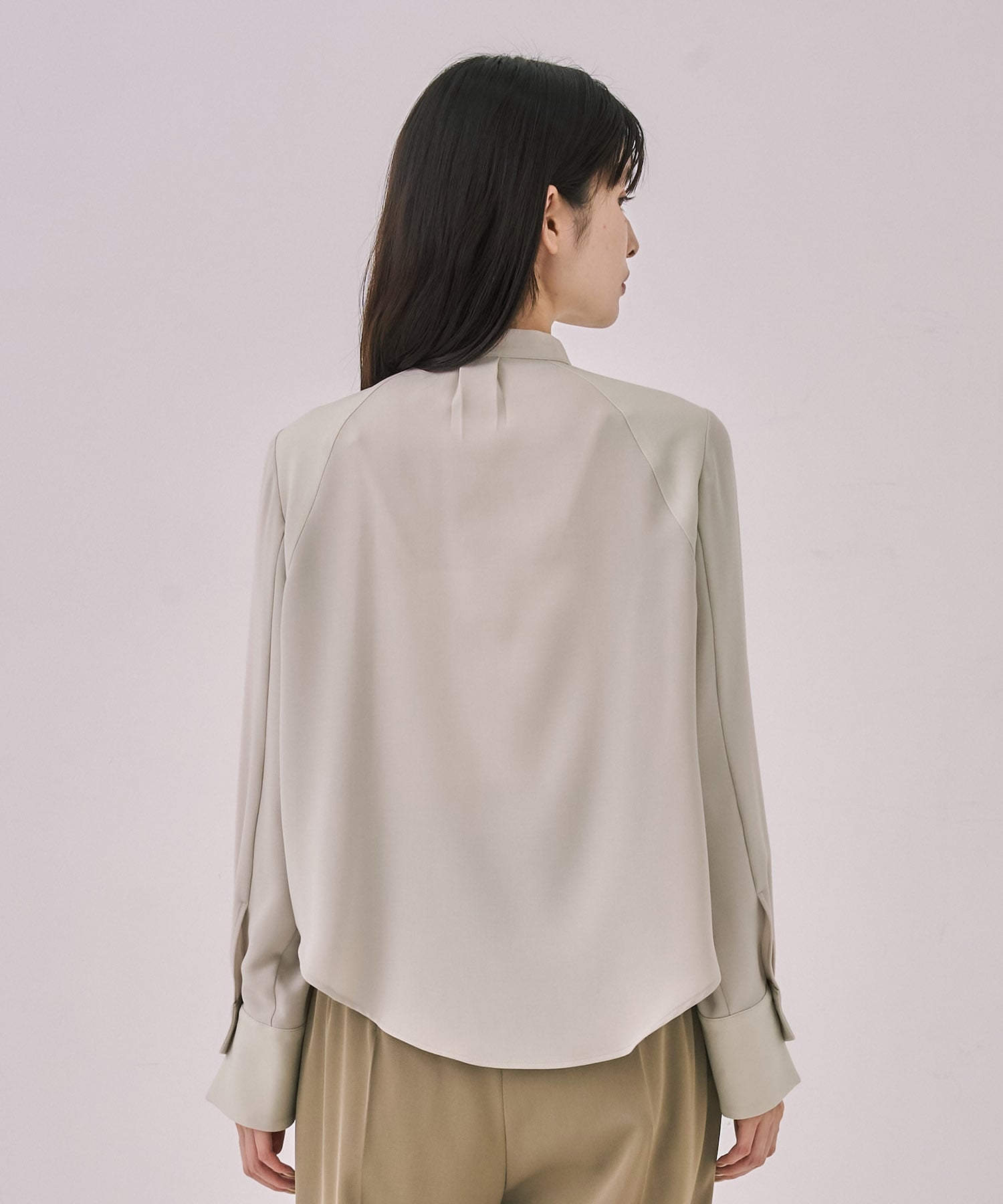 【WEB先行発売】ピンタックバイカラーブラウス