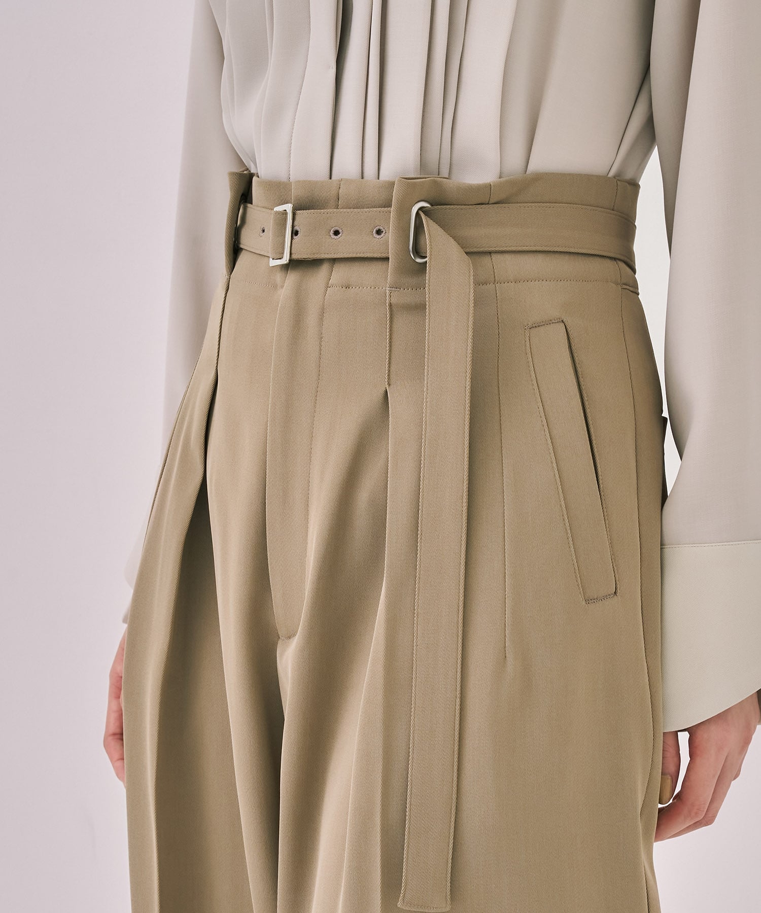 【WEB先行発売】アイレットベルトストレートパンツ