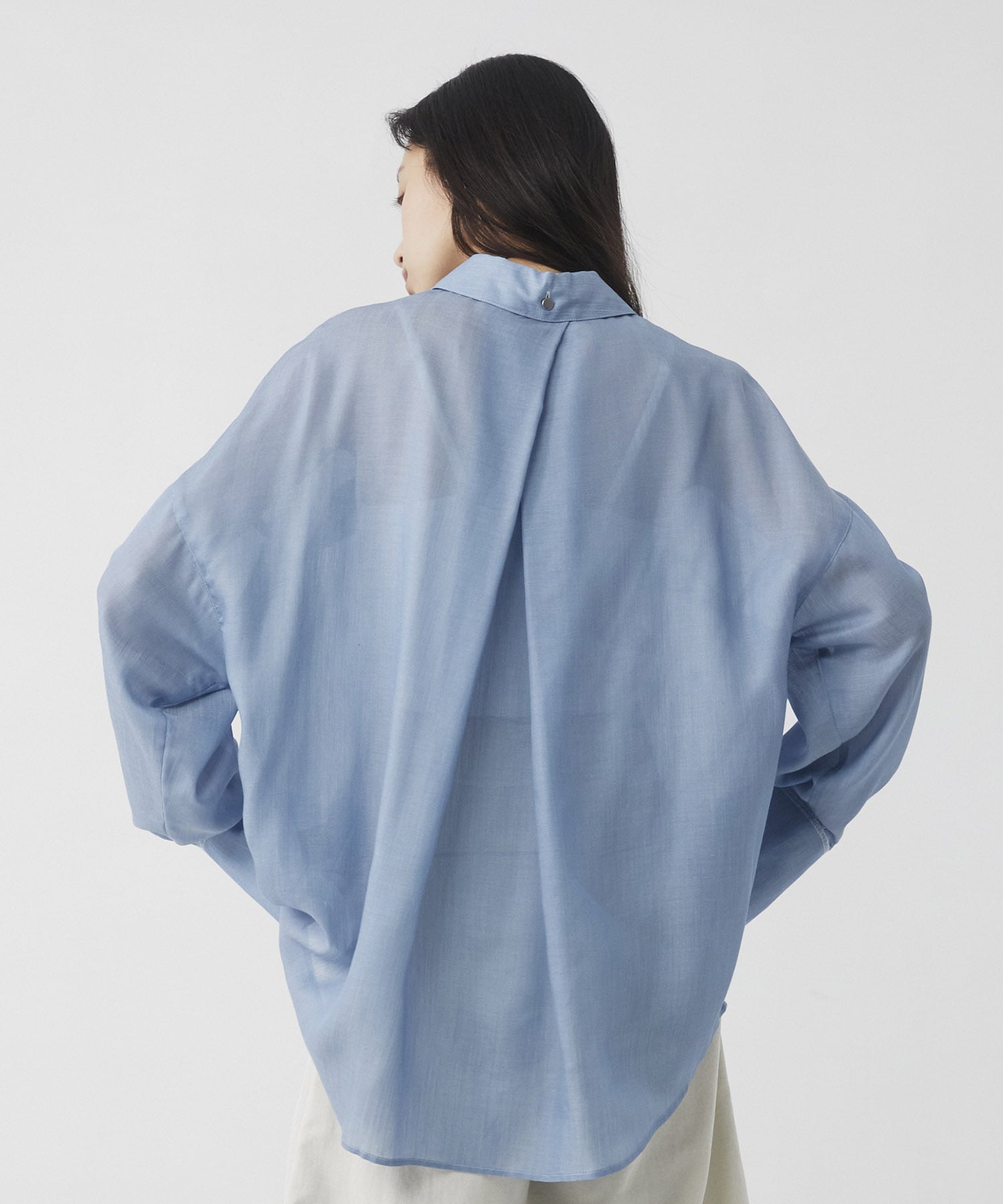 〈残りわずか〉シアーデニムトリムシャツ