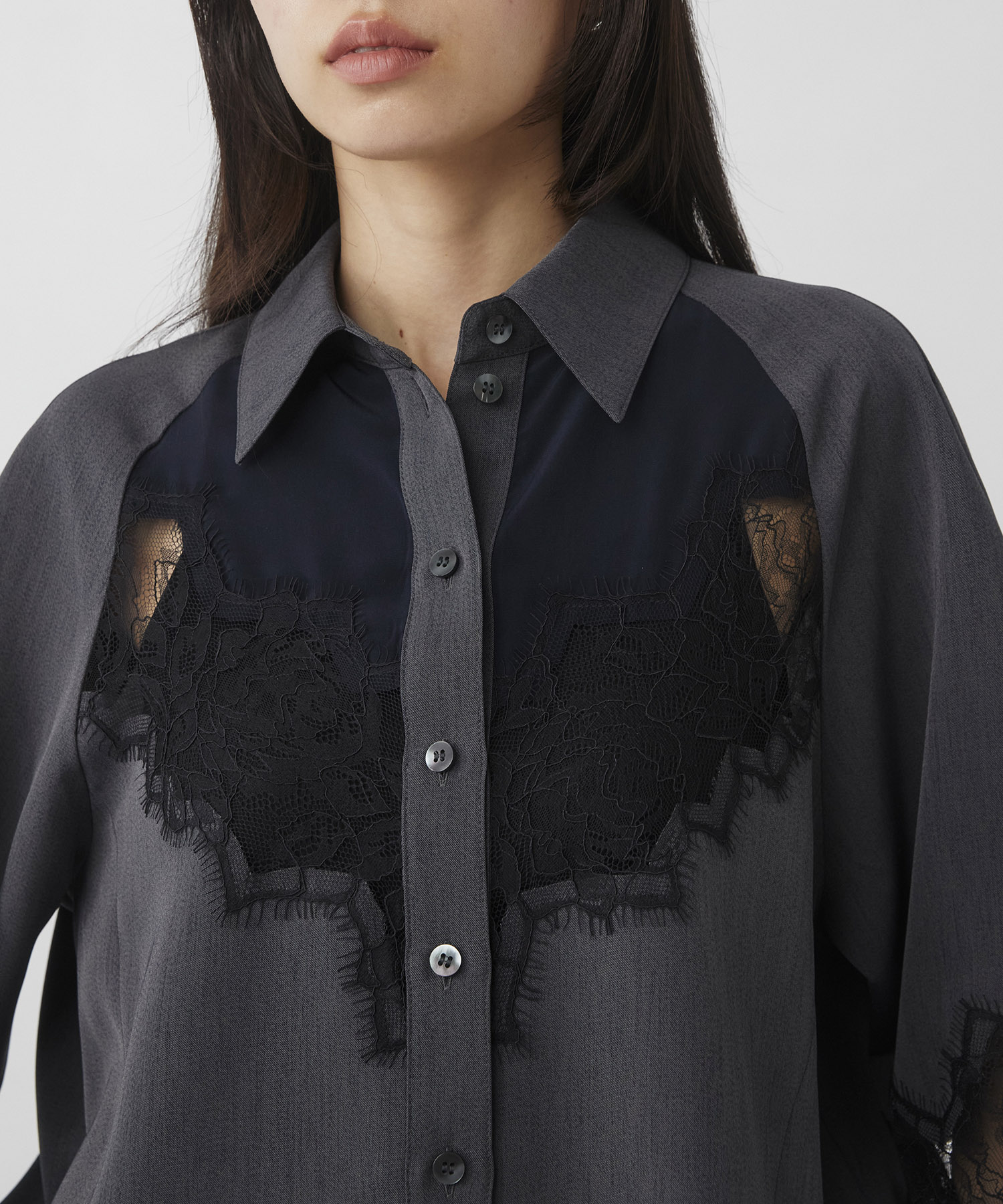 トーンカラーレースシャツ