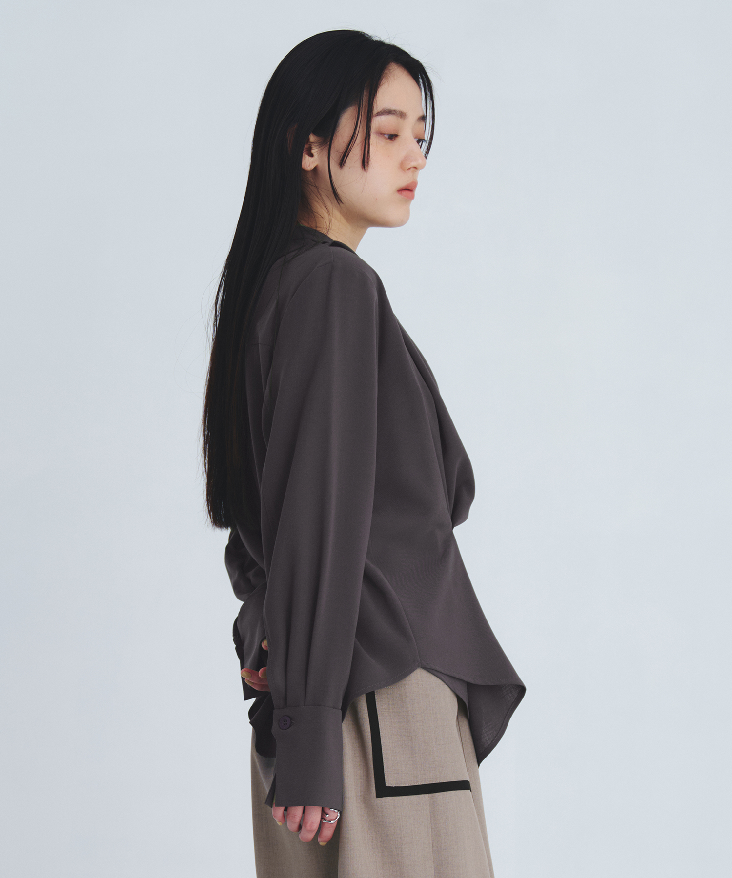 タックドレープシェイプブラウス