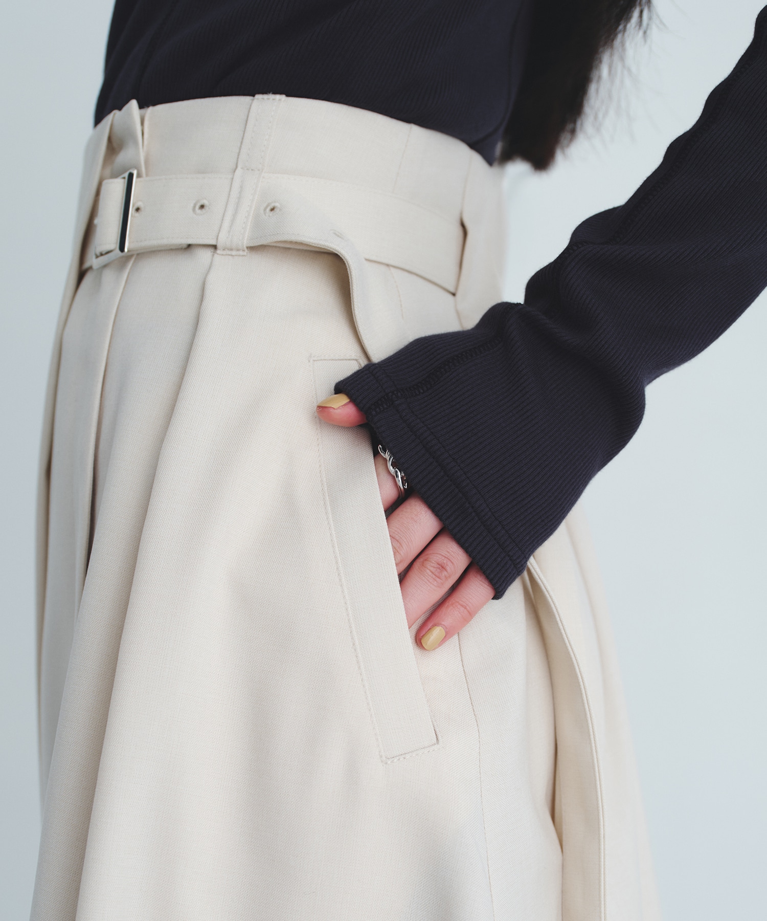 スラントタックホールアシメフレアスカート