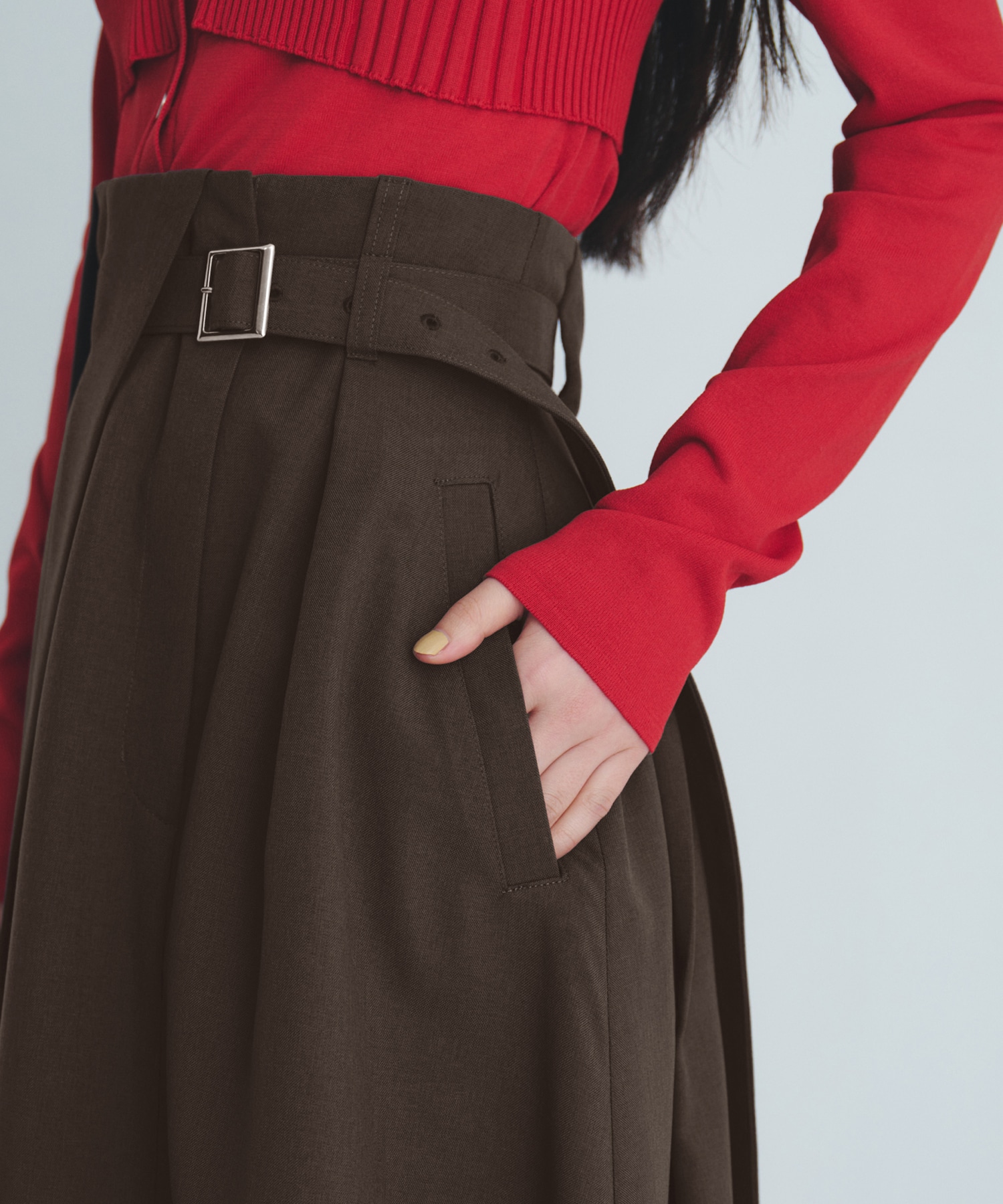 スラントタックホールアシメフレアスカート