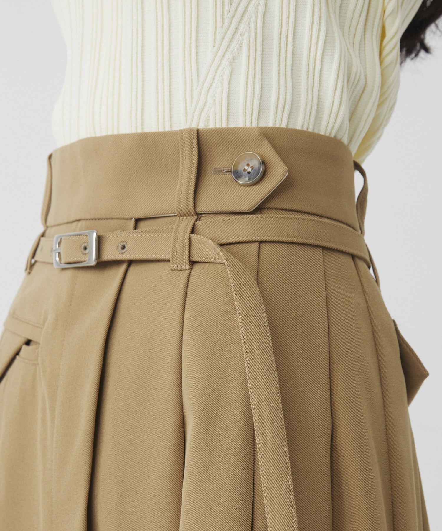 アシンメトリータックプリーツスカート