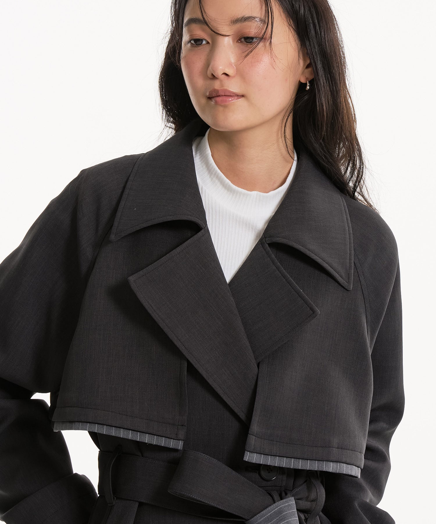 レイヤーディテールトレンチコート