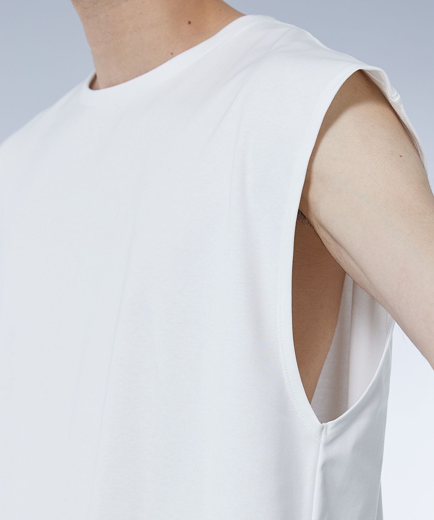 テクノラマノースリーブTシャツ