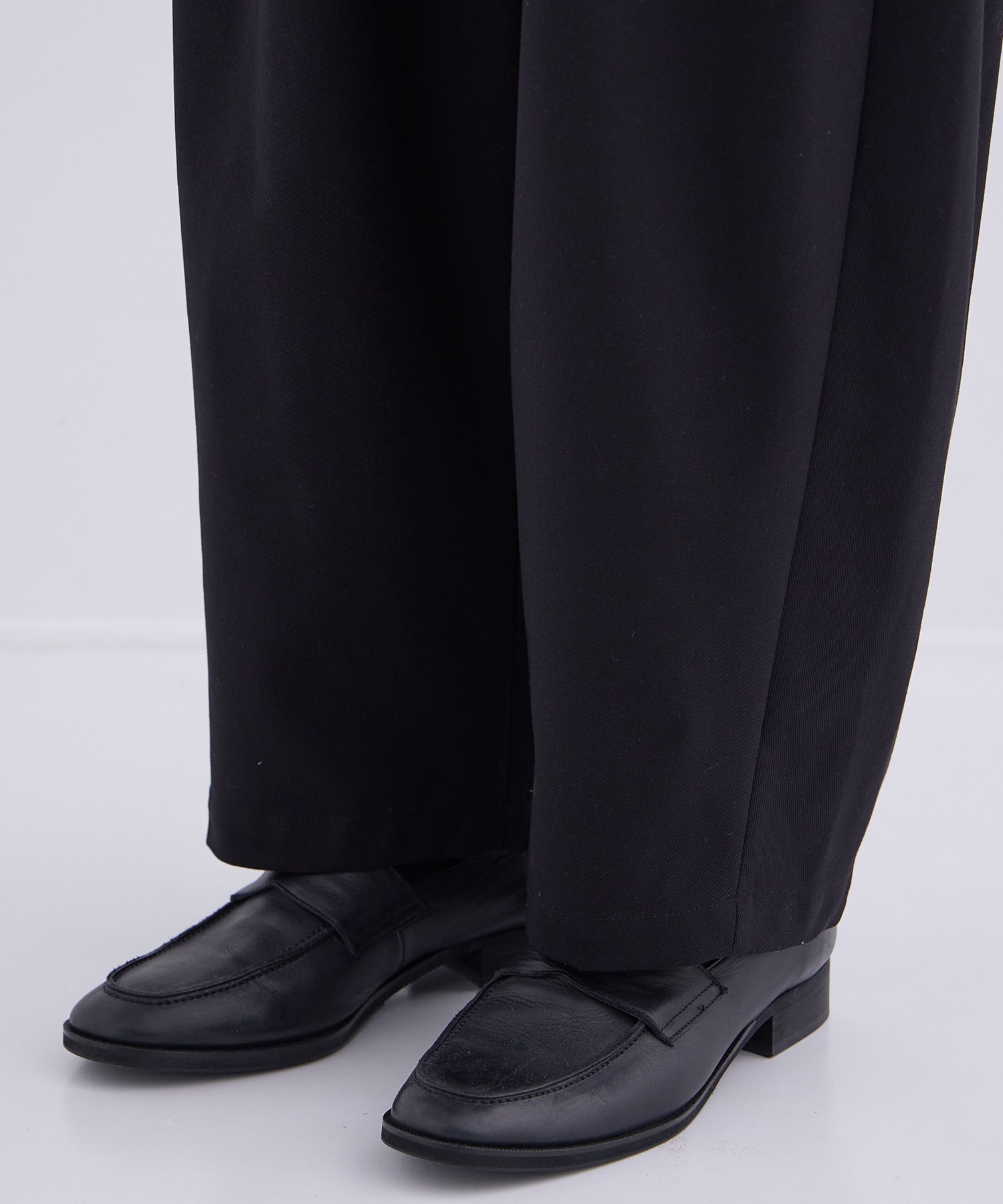 ハイツイスト バレルチノパンツ