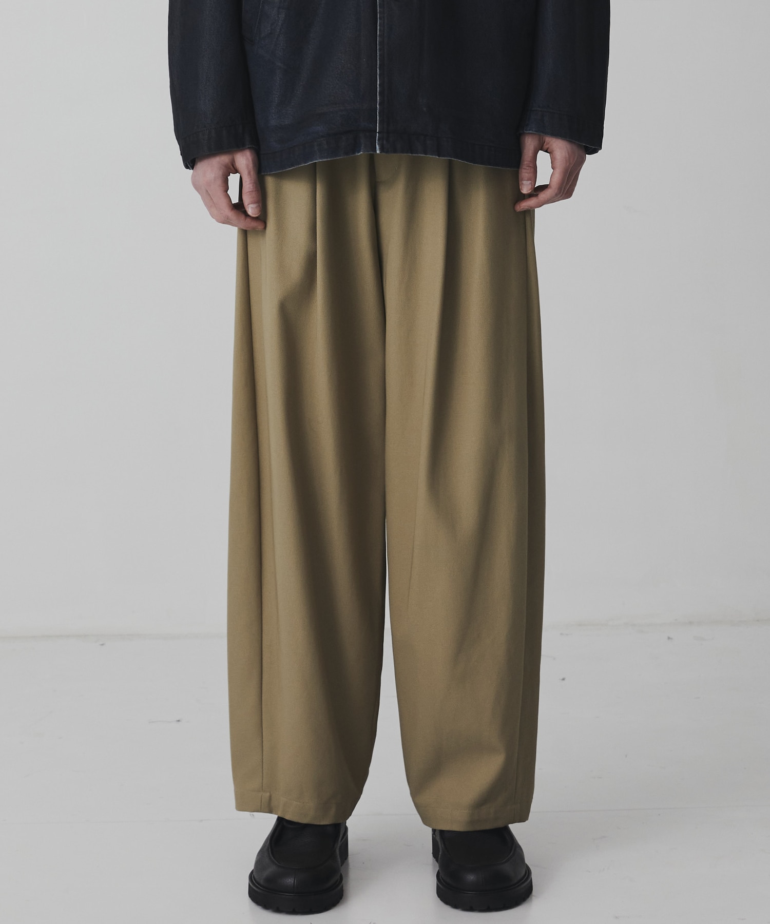 〈WEB限定｜先行予約〉ハイツイスト バレルチノパンツ