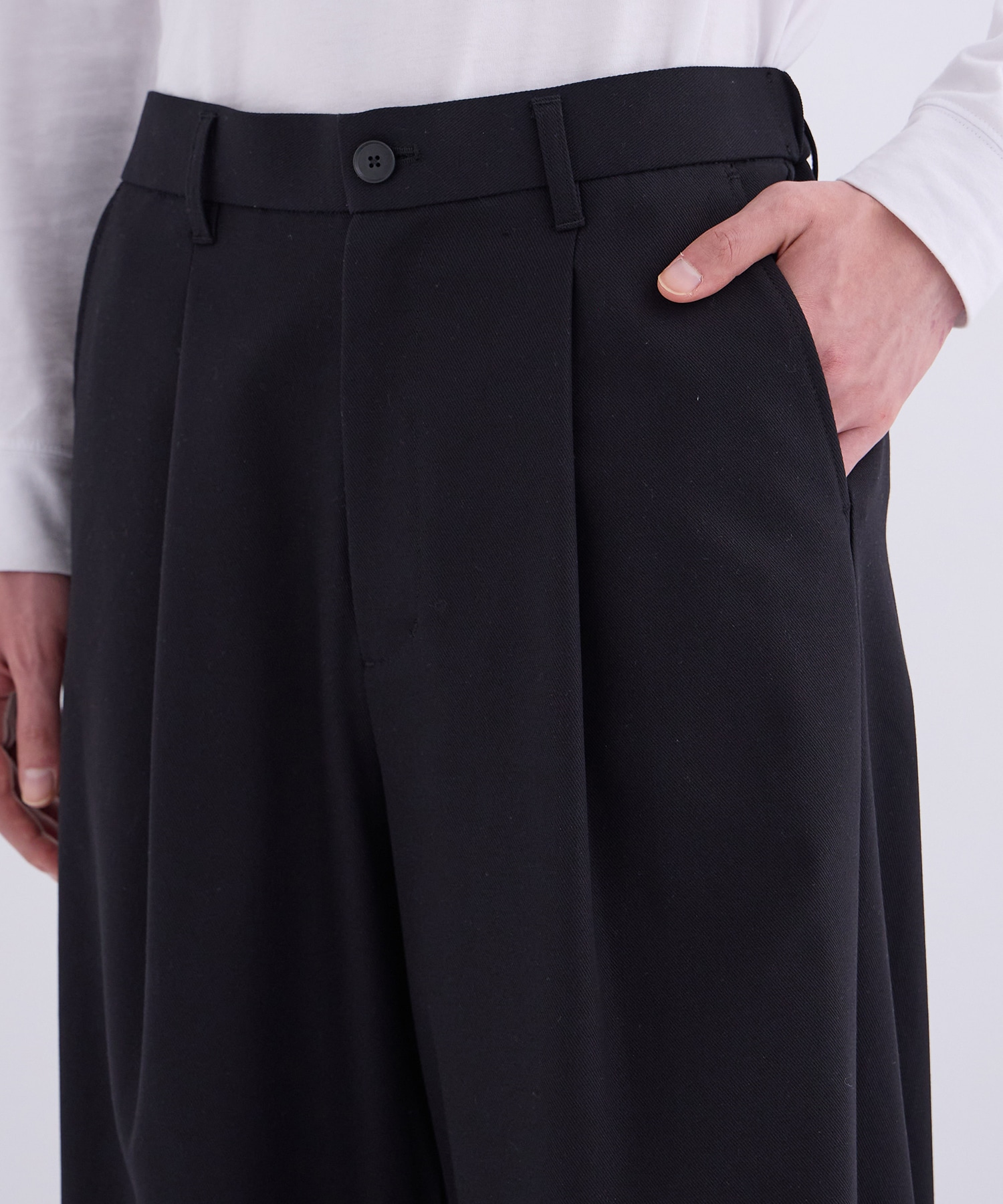 ハイツイスト バレルチノパンツ