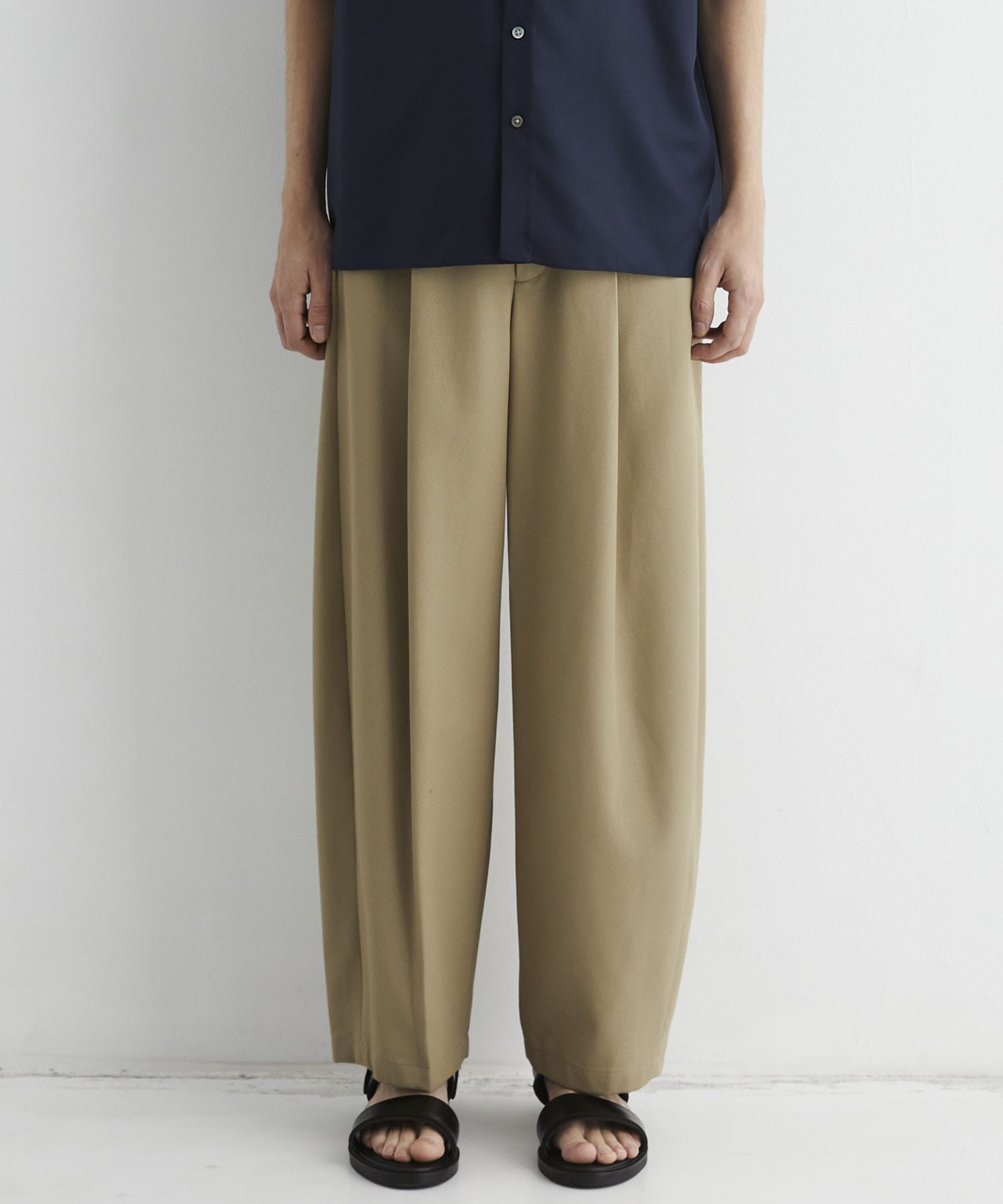 ハイツイスト バレルチノパンツ