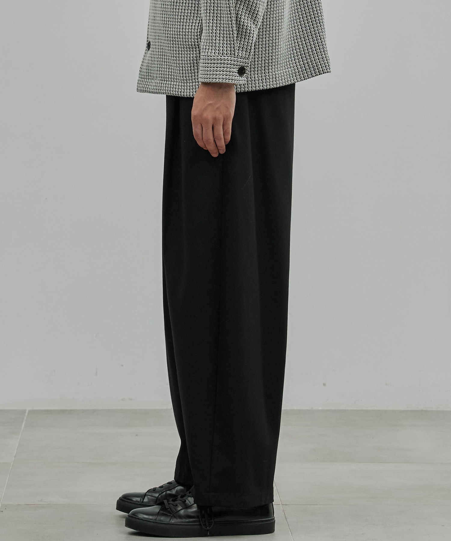 ハイツイスト バレルチノパンツ