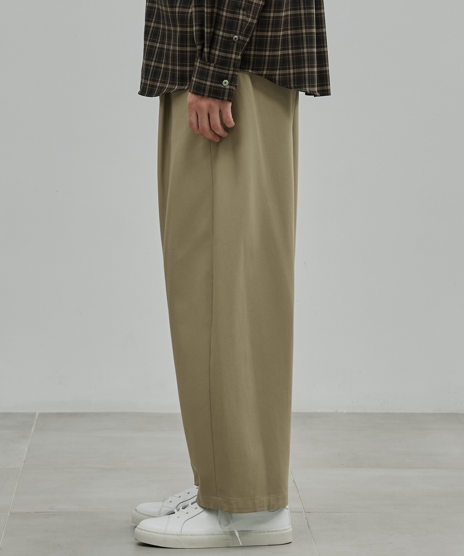 ハイツイスト バレルチノパンツ