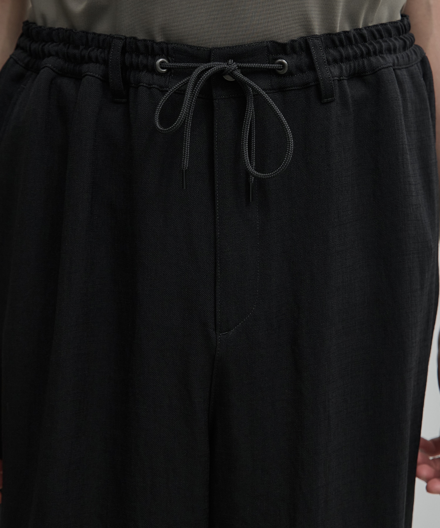 〈新発売〉MODERN SILK LINEN イージーパンツ