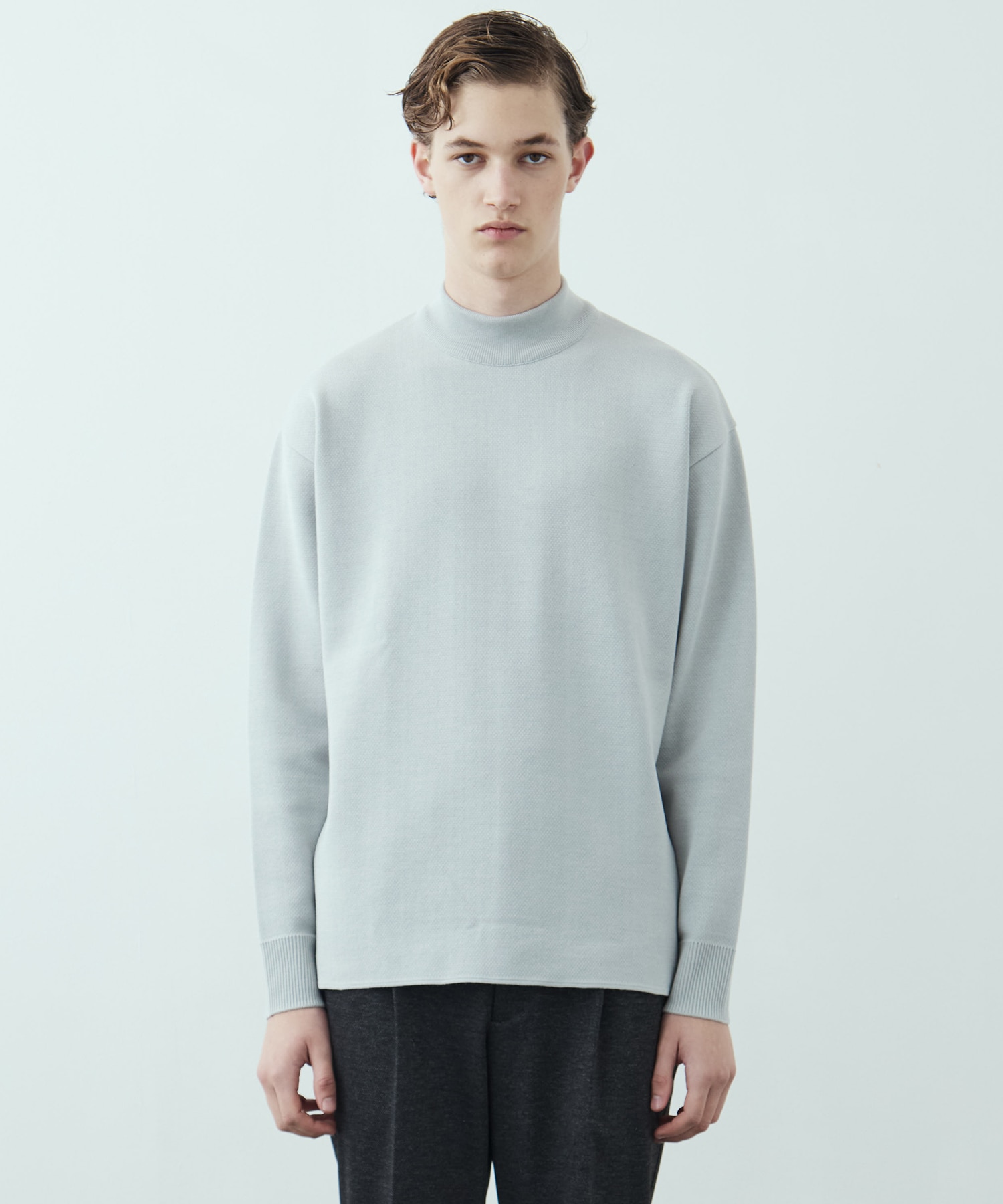 〈WEB限定〉SILVER WOOL MOCK NECK KNIT