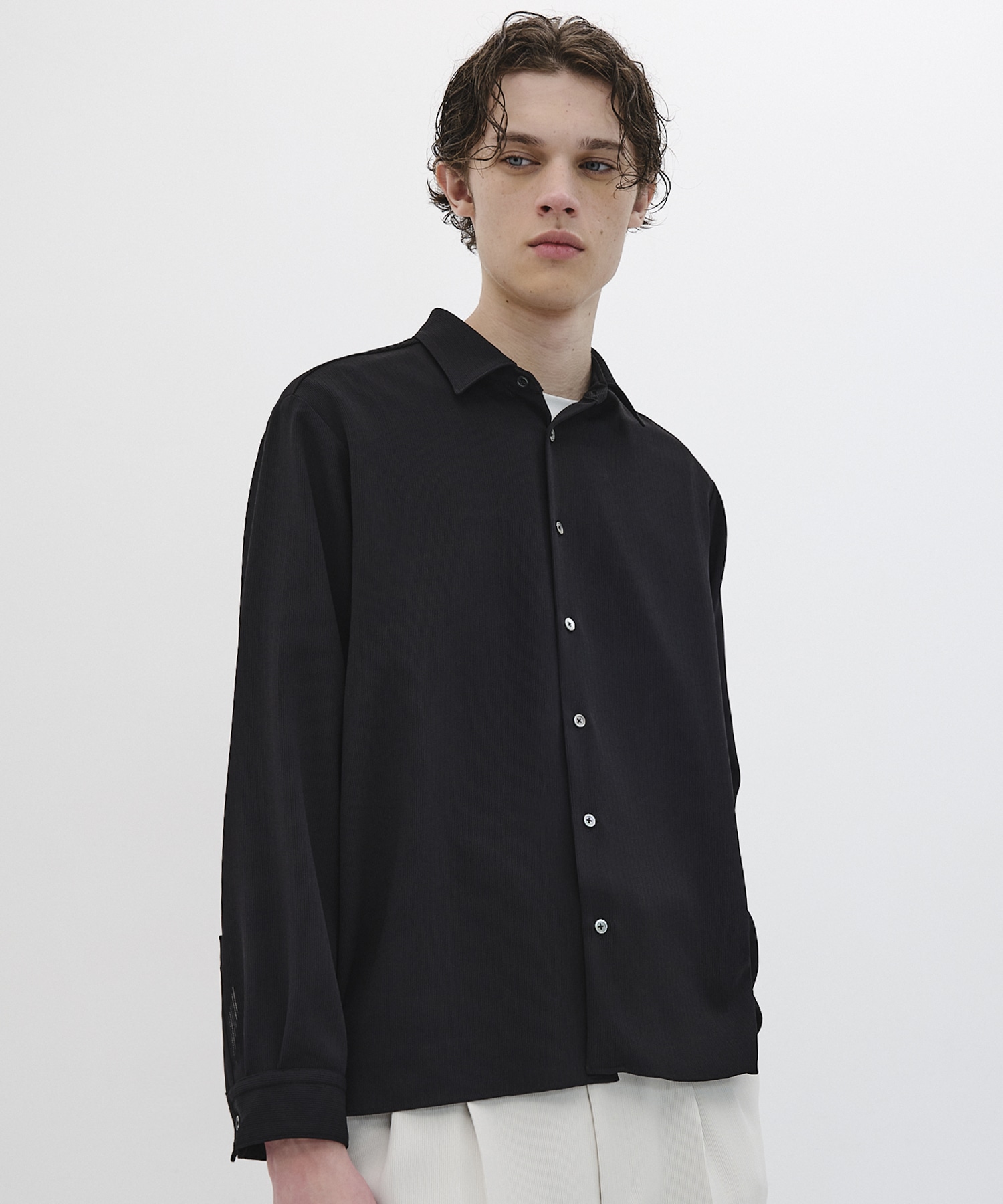 〈残りわずか|再入荷なし〉COLD DRY PLEATS レギュラーカラーシャツ