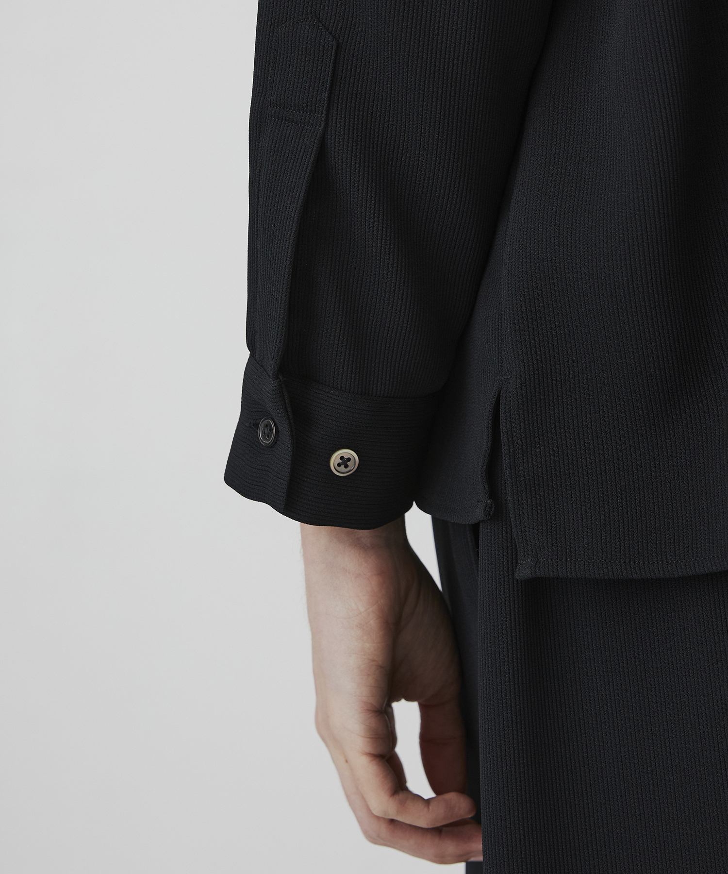 COLD DRY PLEATS レギュラーカラーシャツ