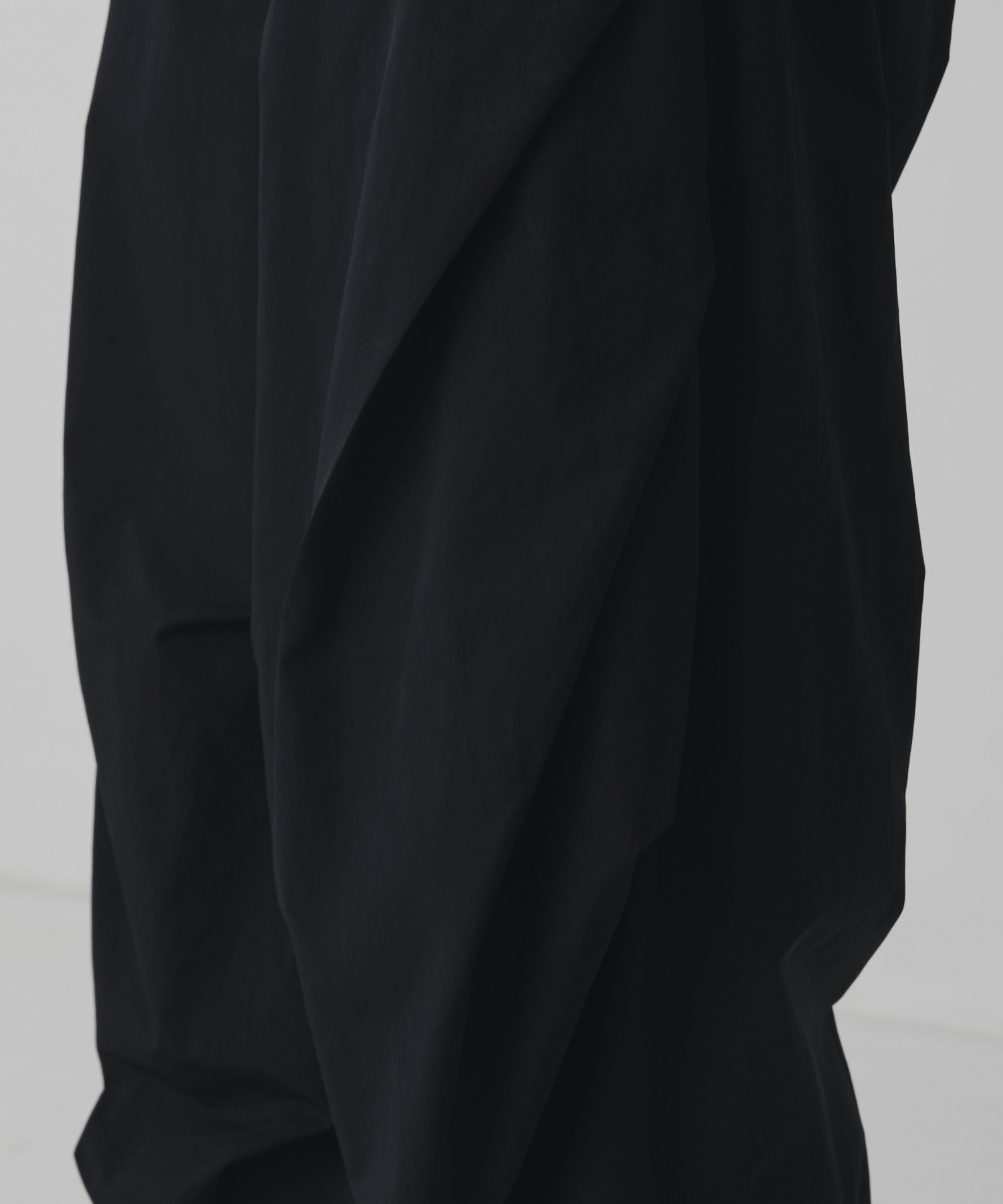 〈再入荷なし〉LIGHT DOLPHIN ワイドパラシュートパンツ