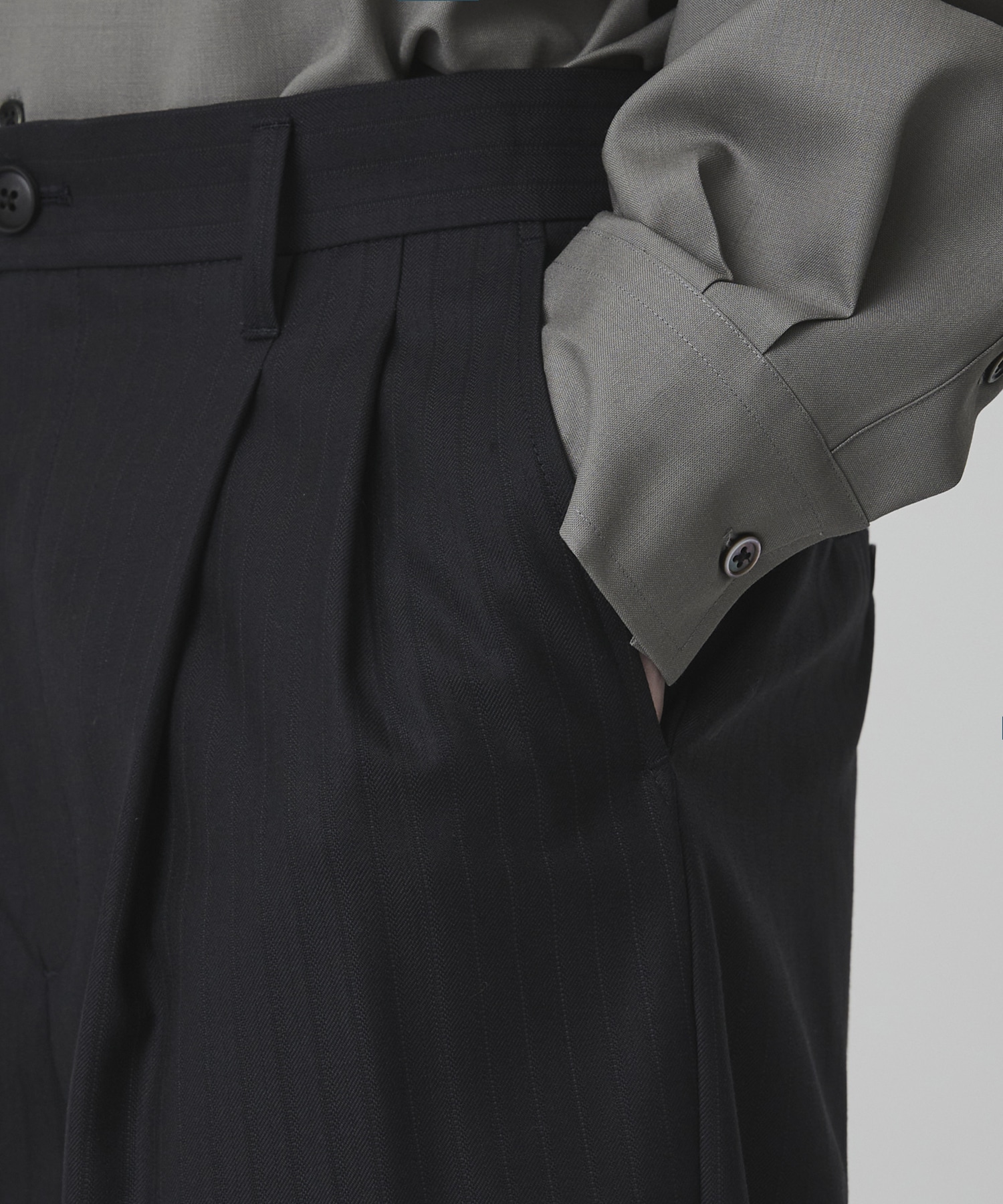 〈2026SS〉RWS CHUBUT WOOL バルーンスラックス