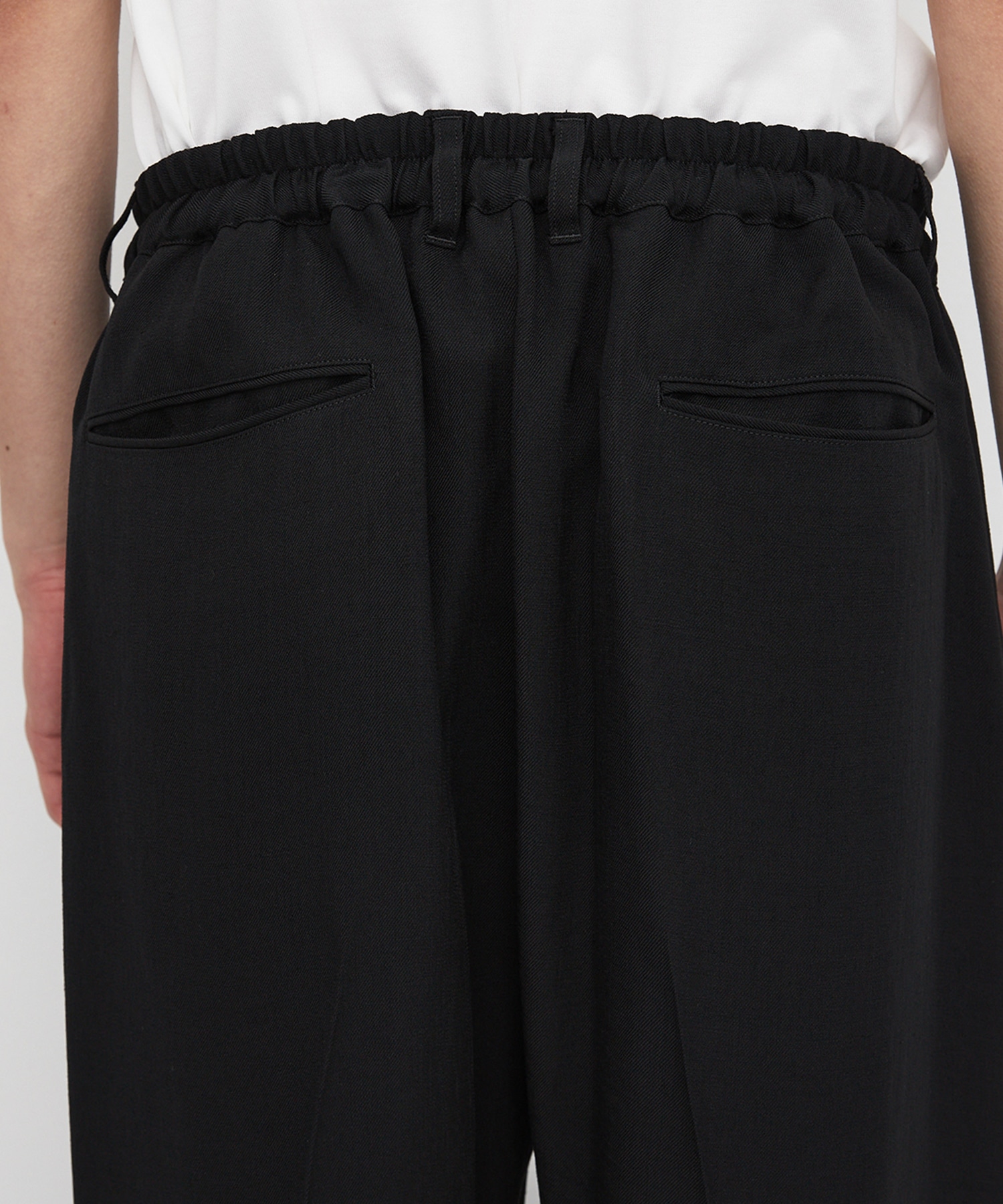 MODERN SILK LINEN シームレスイージーパンツ