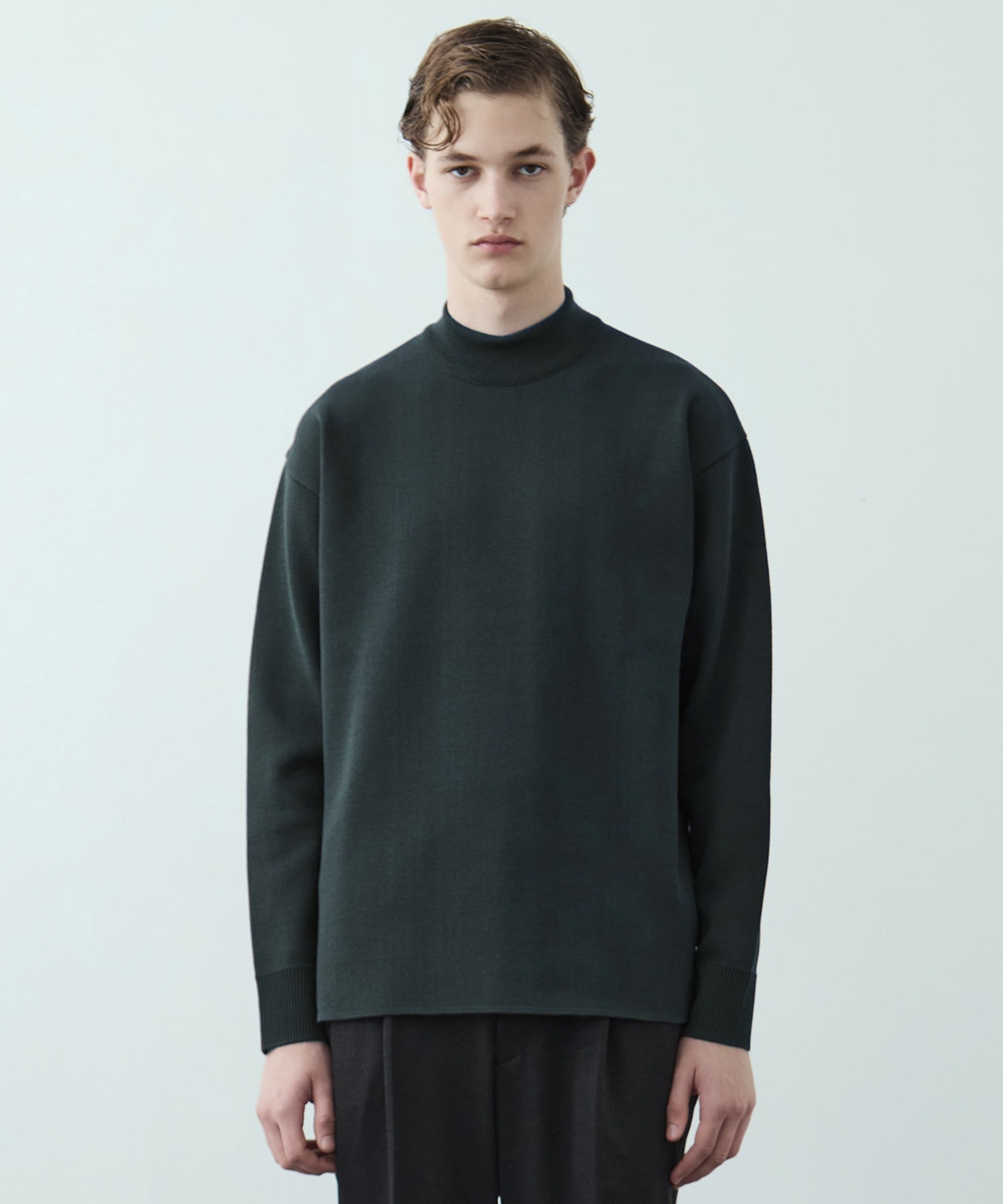 〈WEB限定|先行予約〉SILVER WOOL MOCK NECK KNIT