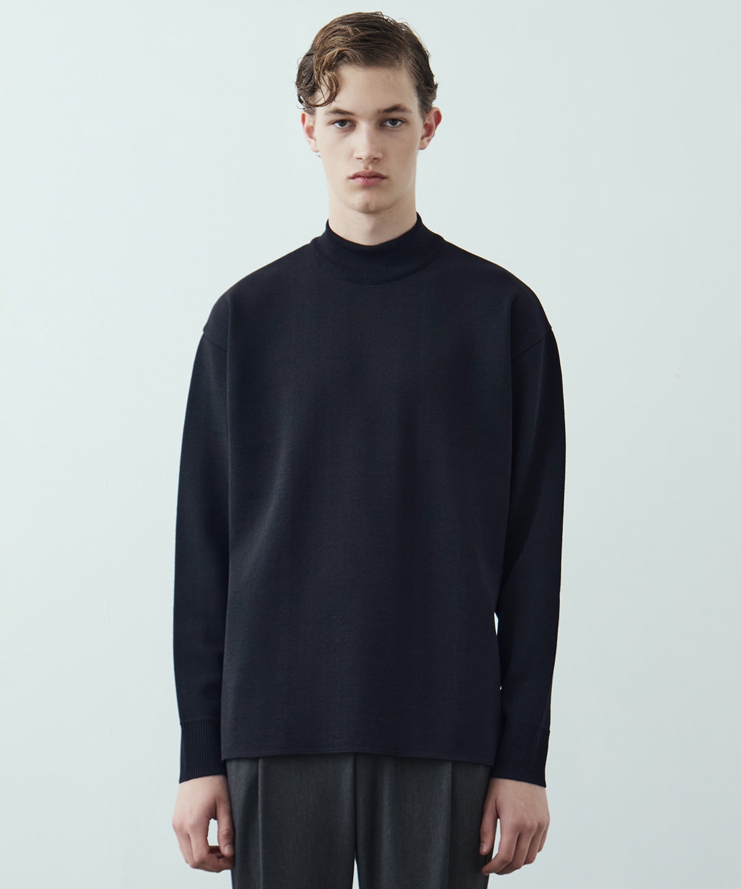 〈WEB限定〉SILVER WOOL MOCK NECK KNIT