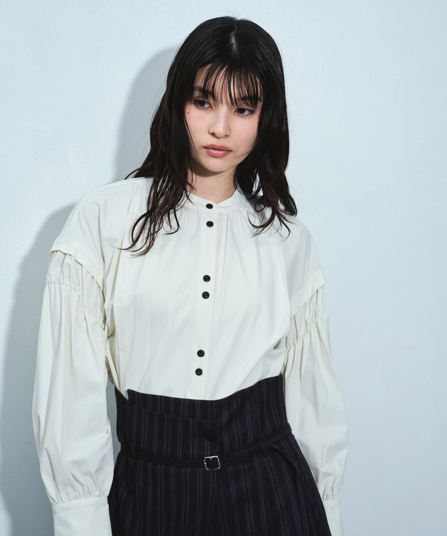 ボリュームスリーブギャザーブラウス(FREE WHITE): : ウィメンズ