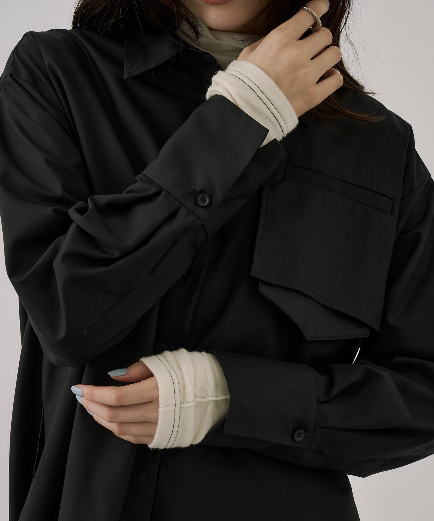 スタンドカラーバックボタンシャツ