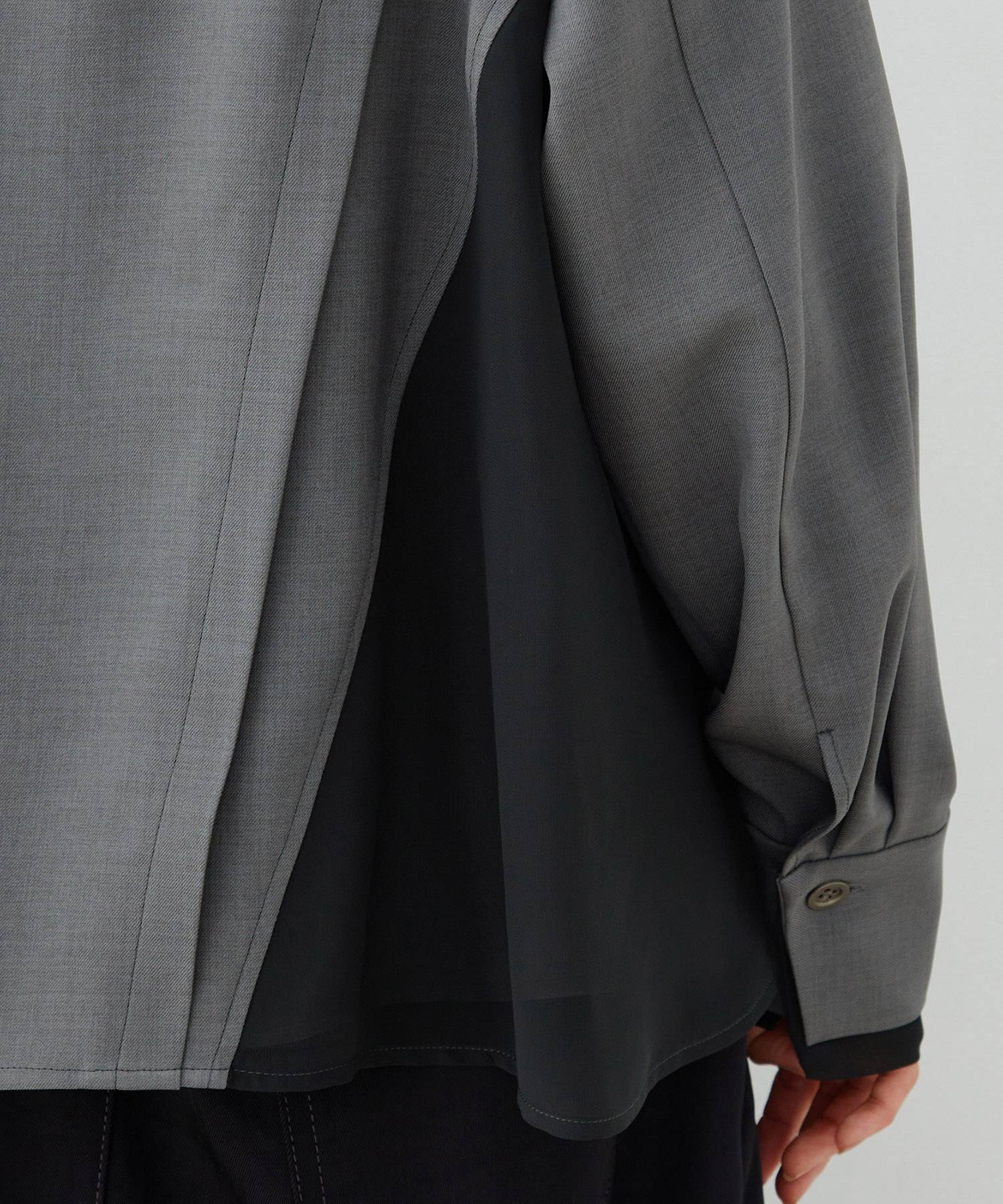 シアーレイヤーブラウス