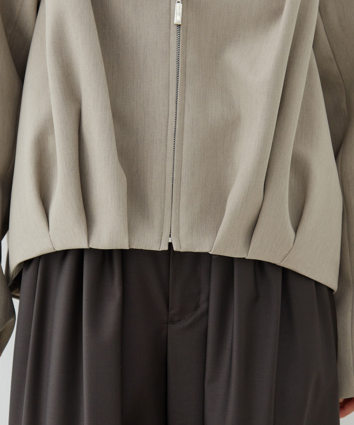 バックベルトタックブルゾン