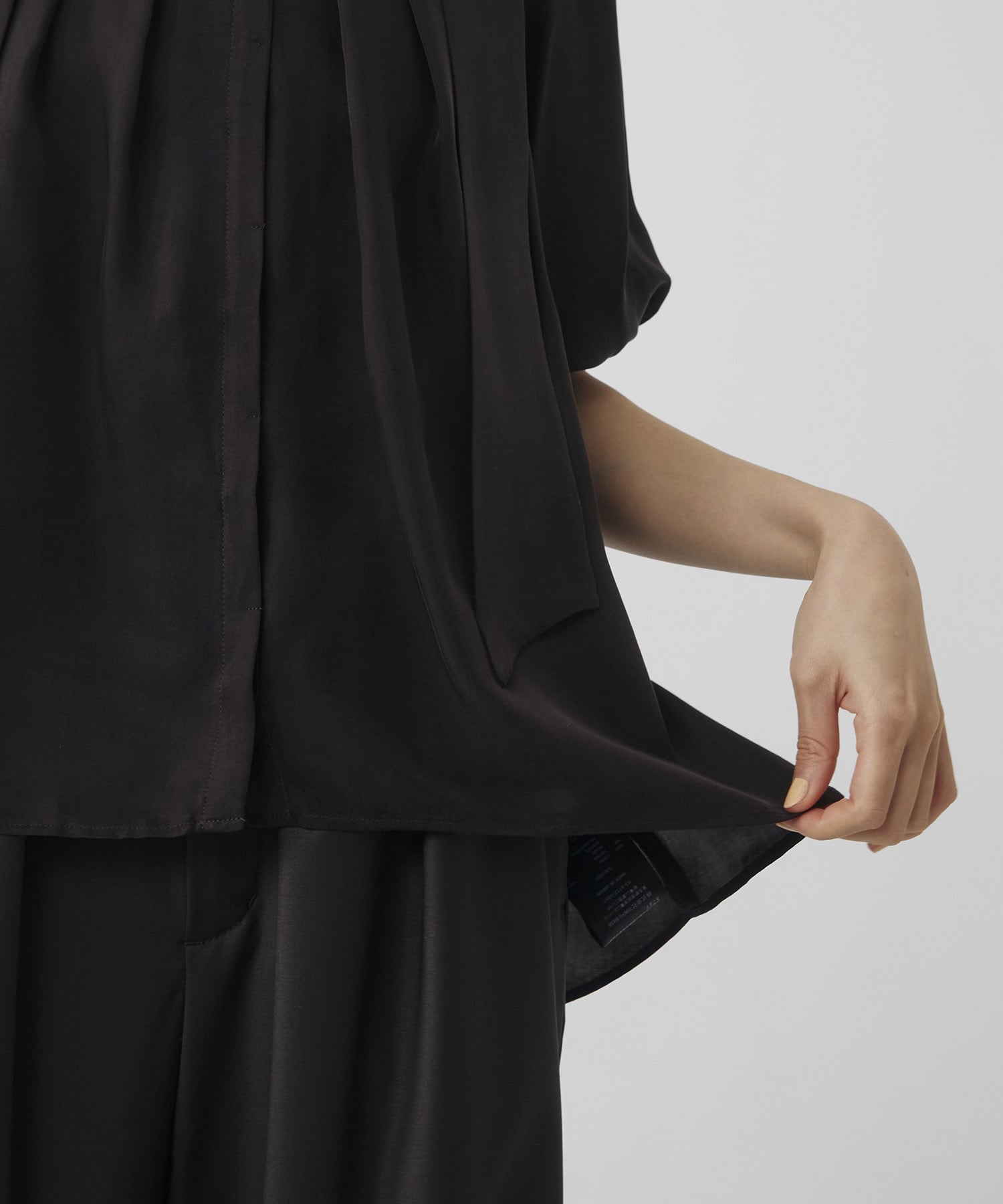 キュプラタックハーフスリーブブラウス