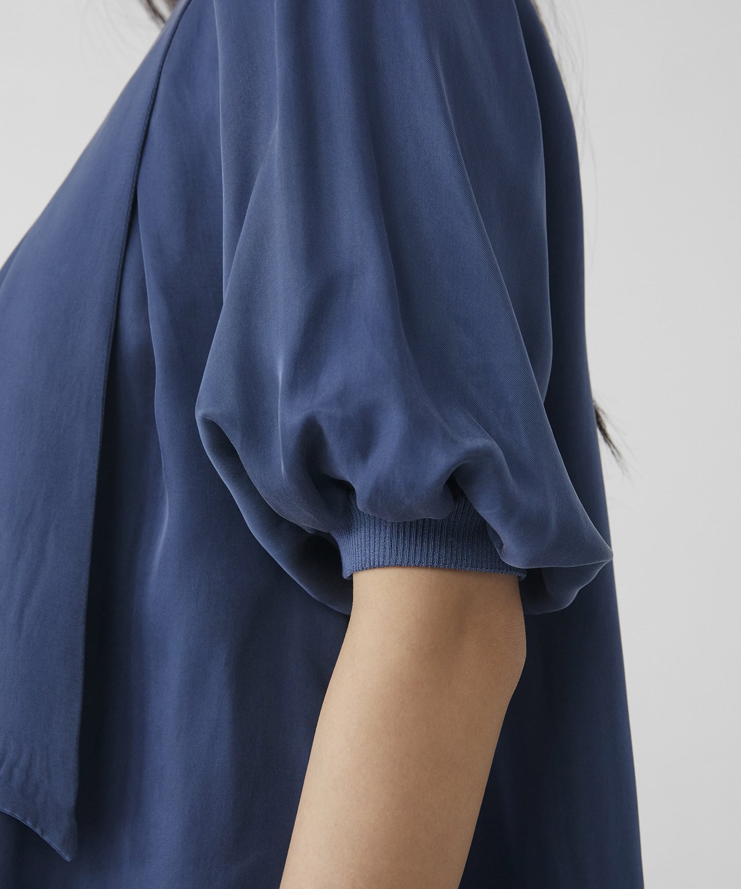 キュプラタックハーフスリーブブラウス