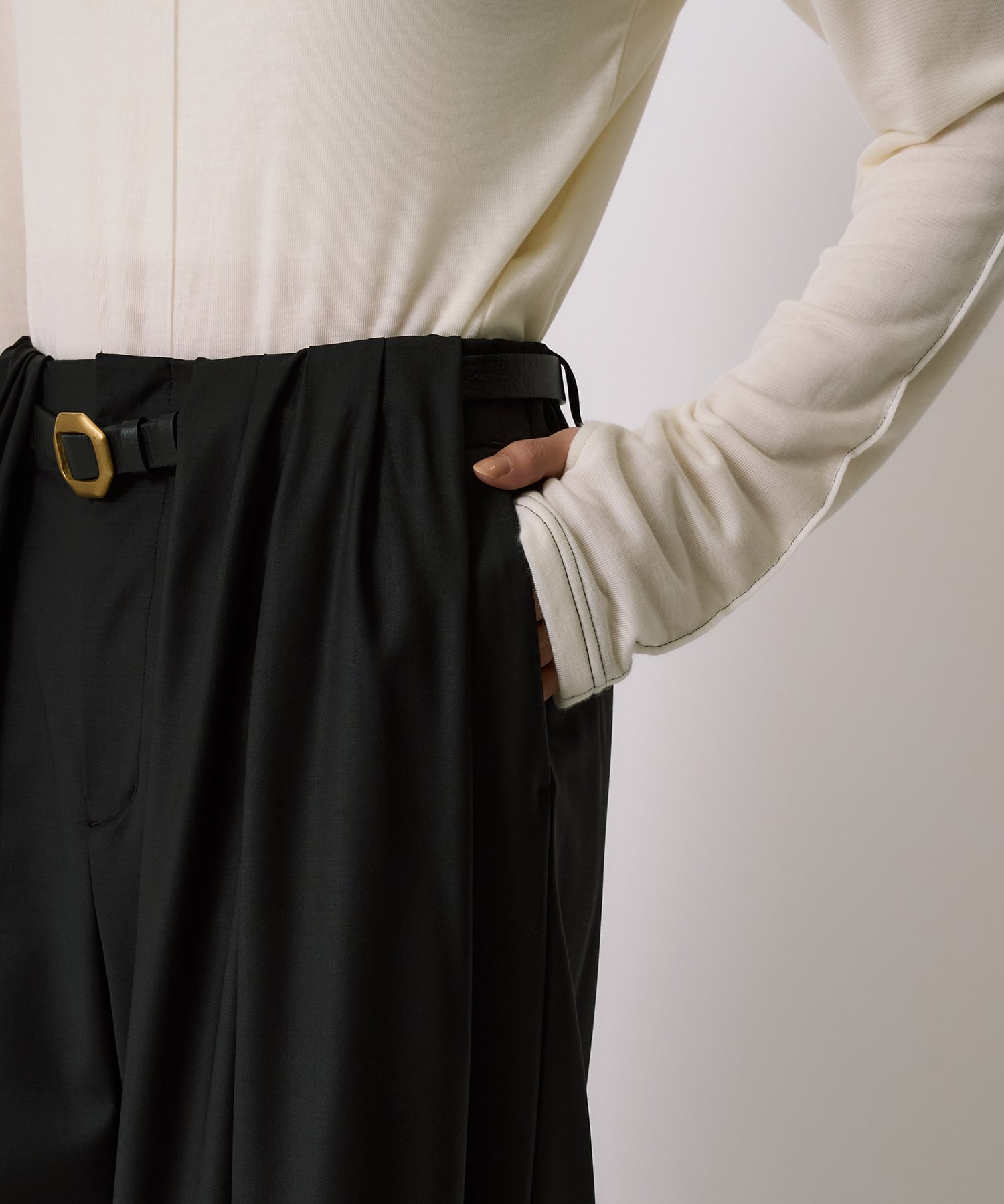 〈新色〉Super120s Wool Relax Trousers