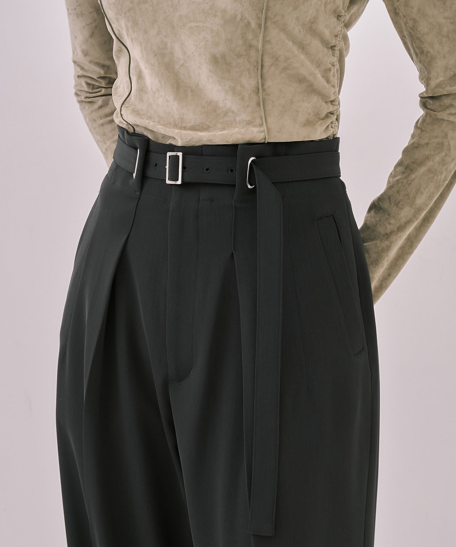 【WEB先行発売】アイレットベルトストレートパンツ