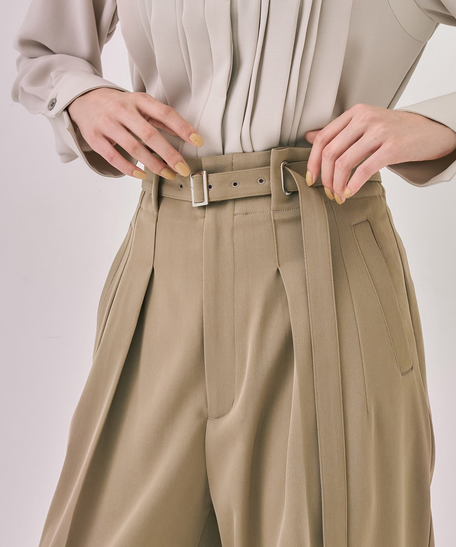 【WEB先行発売】アイレットベルトストレートパンツ