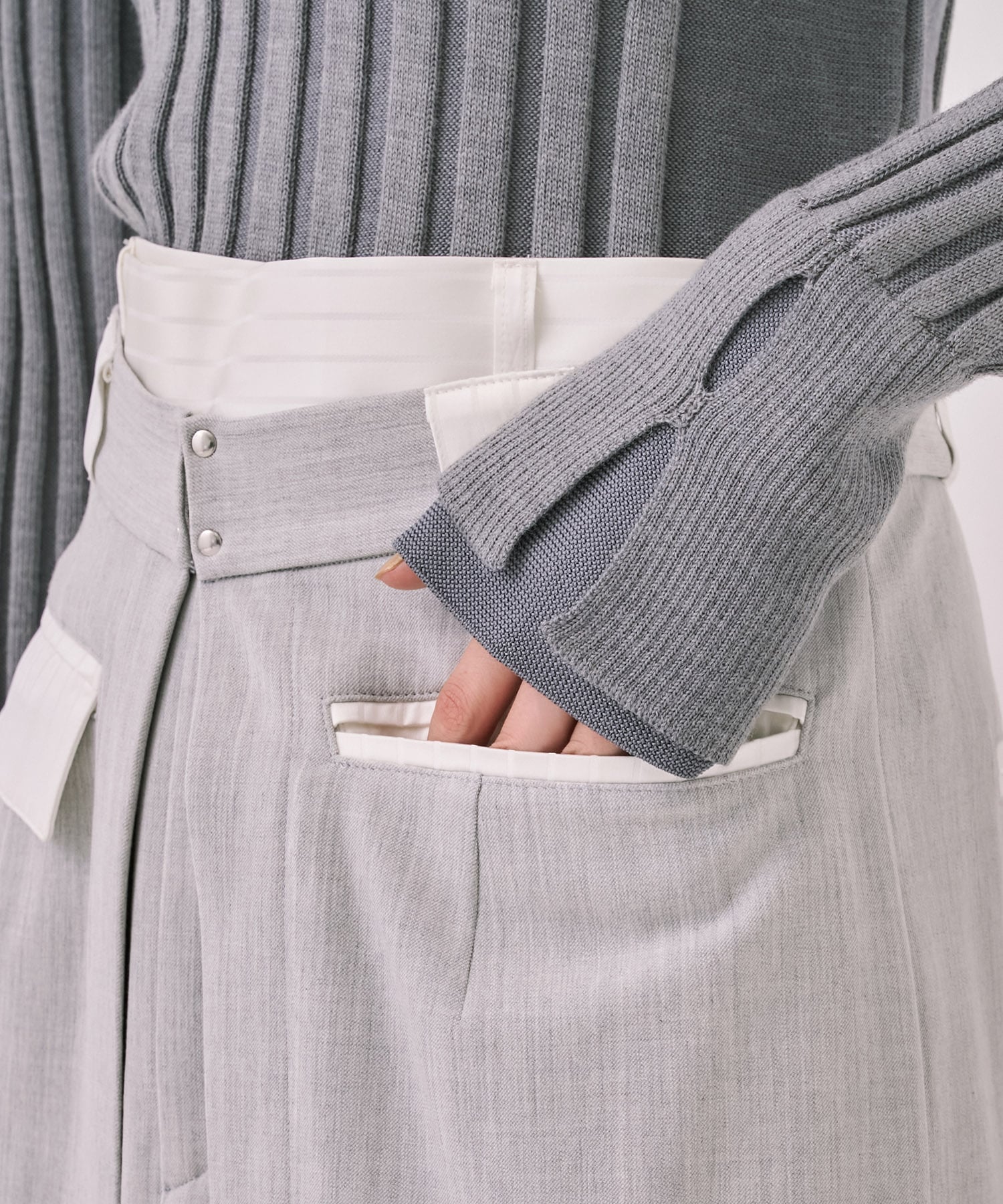 ダブルベルトラップスカート