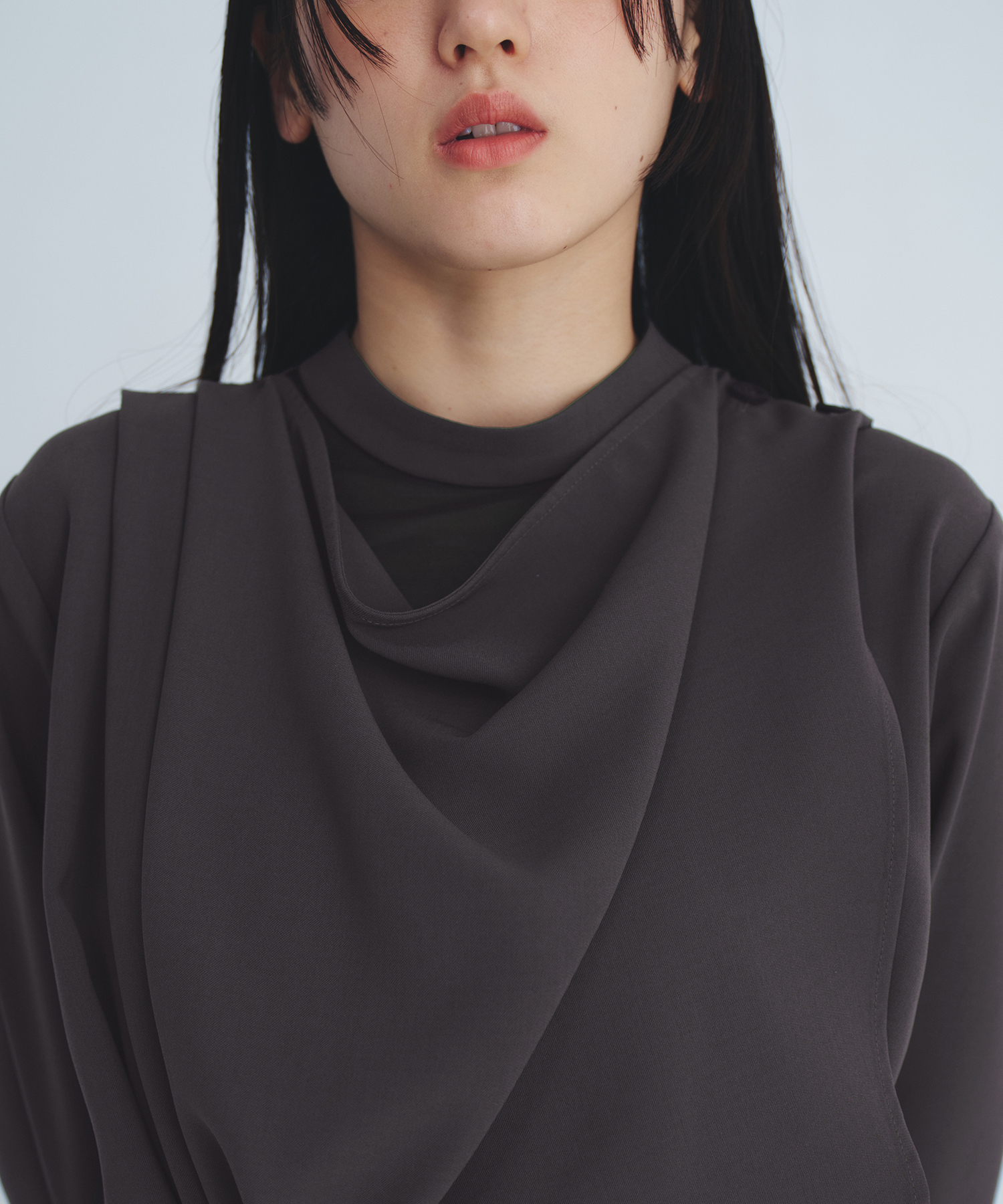 タックドレープシェイプブラウス