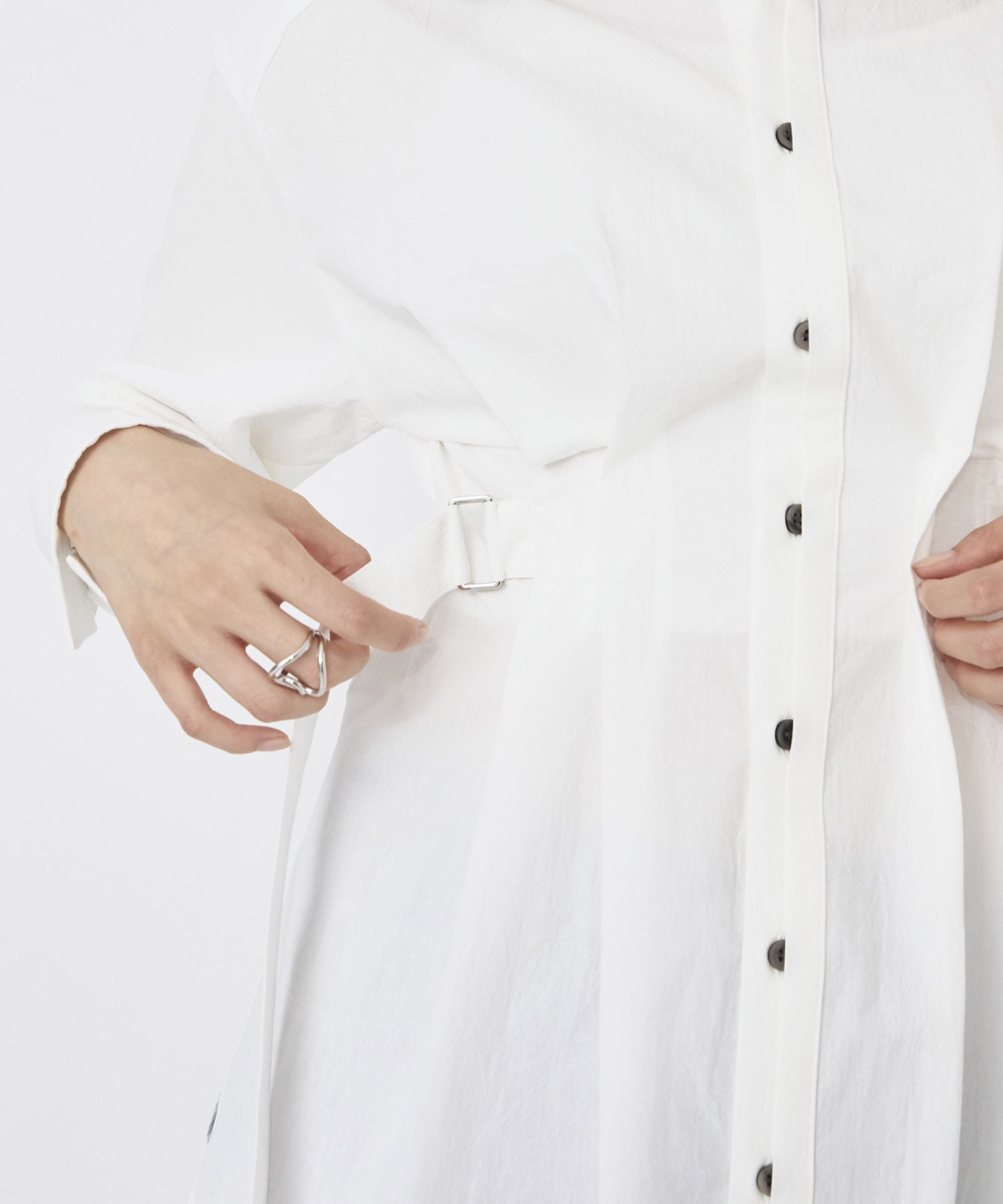 タックゴムシェイプベルトシャツ